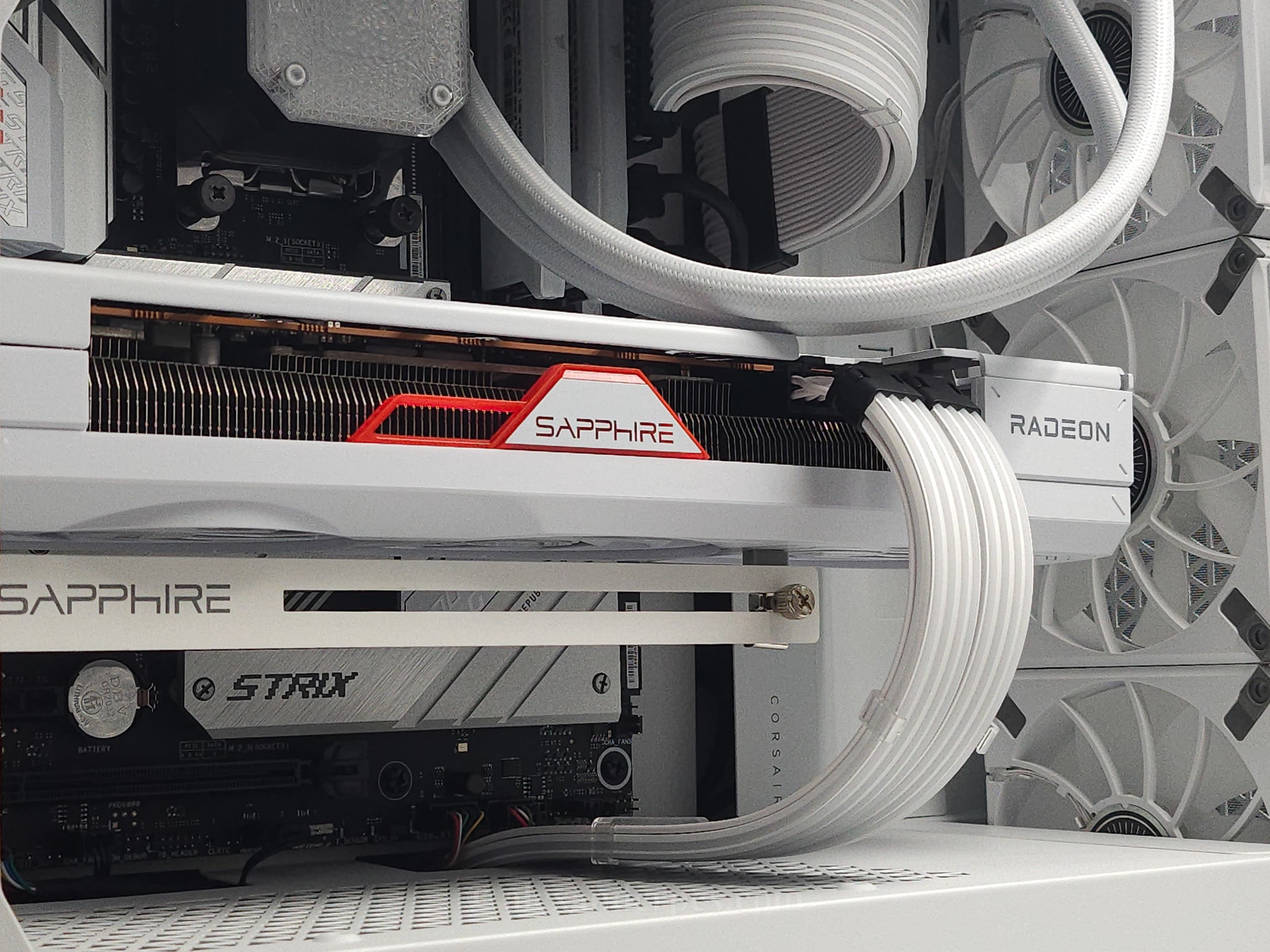 Ready-to-Ship: AMD Ryzen 7 7800X3D w/ Sapphire Radeon RX 7800XT Pure