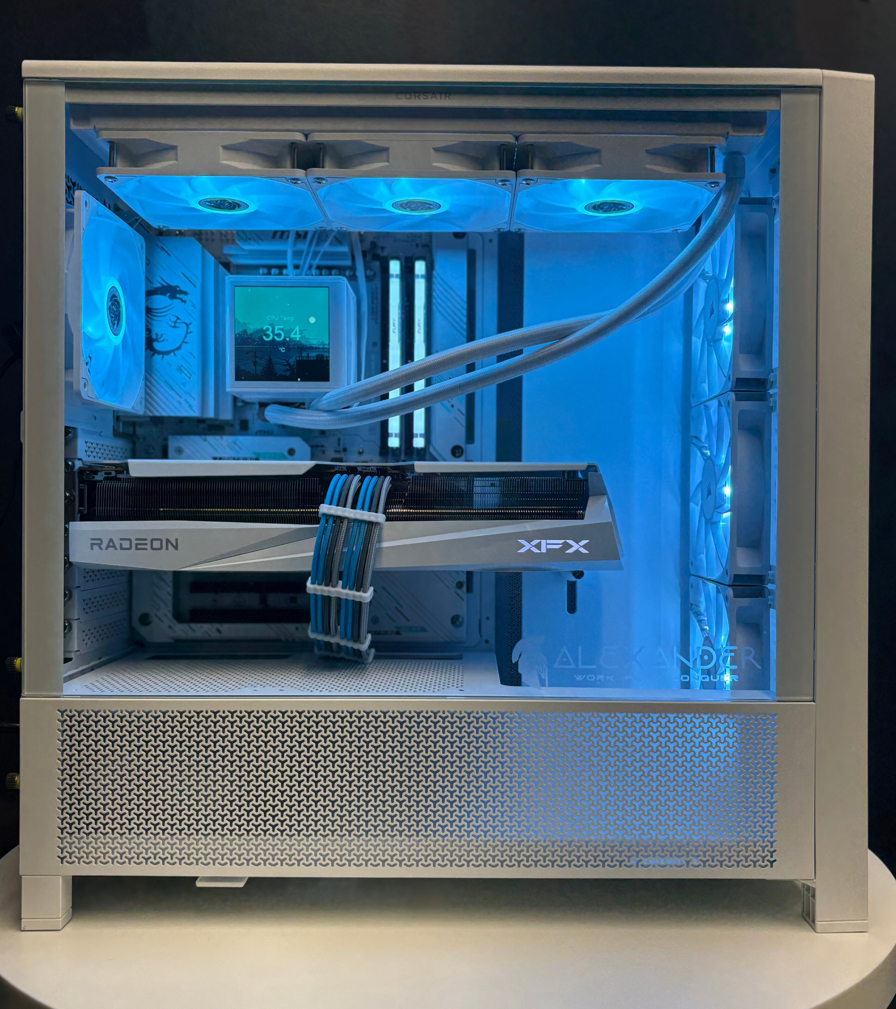 Ready-To-Ship: AMD Ryzen 7 7800X3D w/Radeon RX 9070 XT