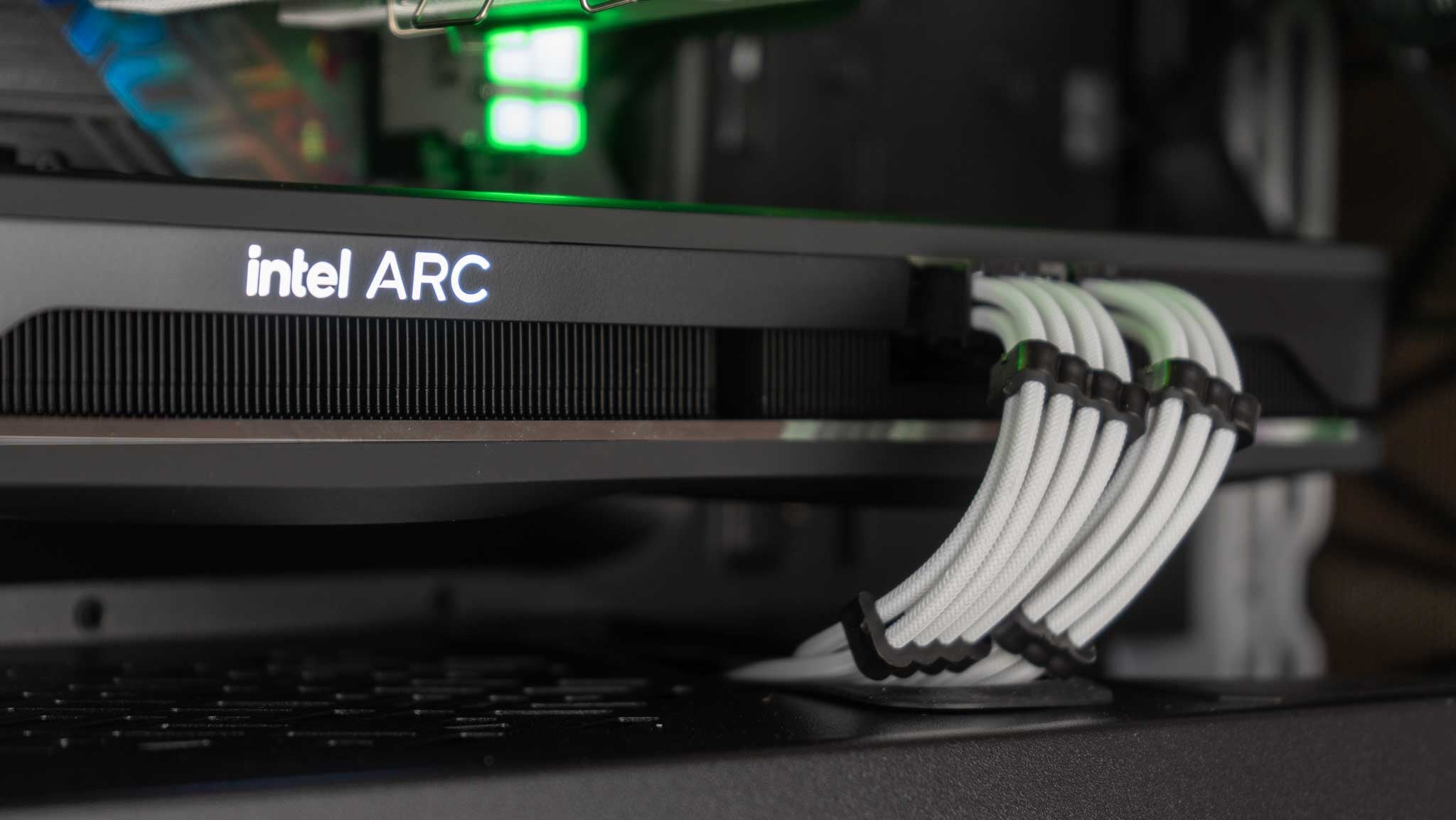 The Actuarius - Intel - White