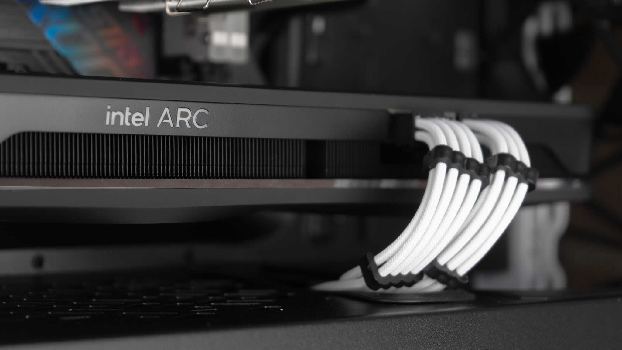 The Actuarius - Intel - White