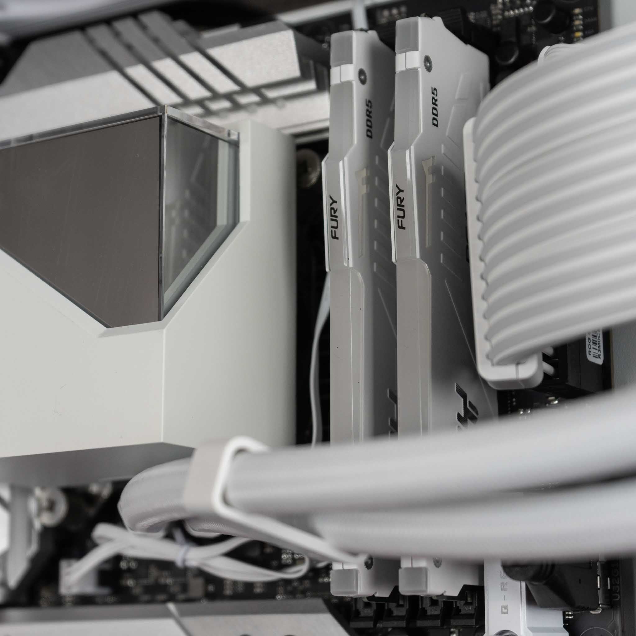 Themed Ready-to-Ship: Intel Core i7-13700K w/ Special Edition Zotac Spiderman 4070