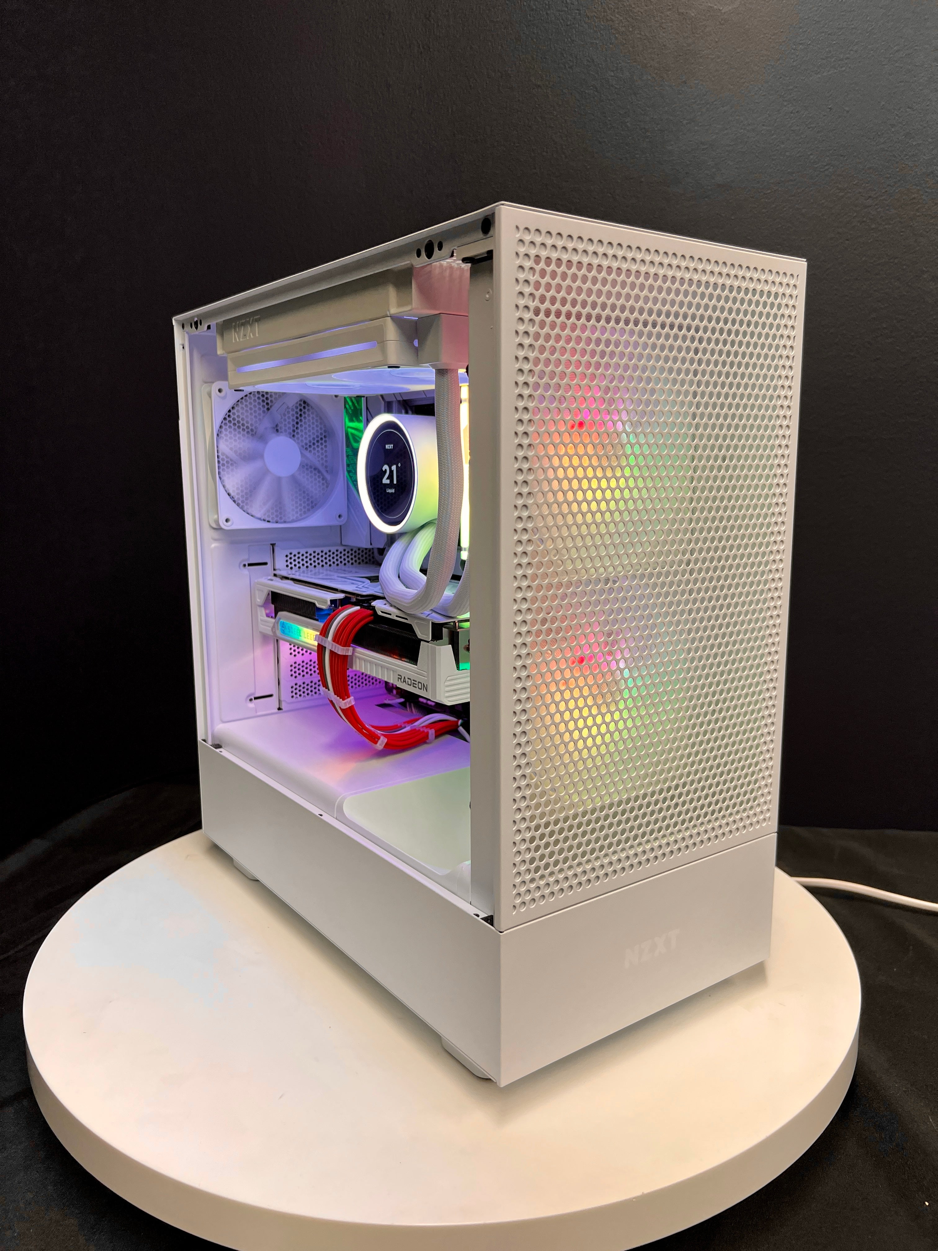 Ready-To-Ship: AMD Ryzen 7 7800X3D w/Radeon RX 9070 XT
