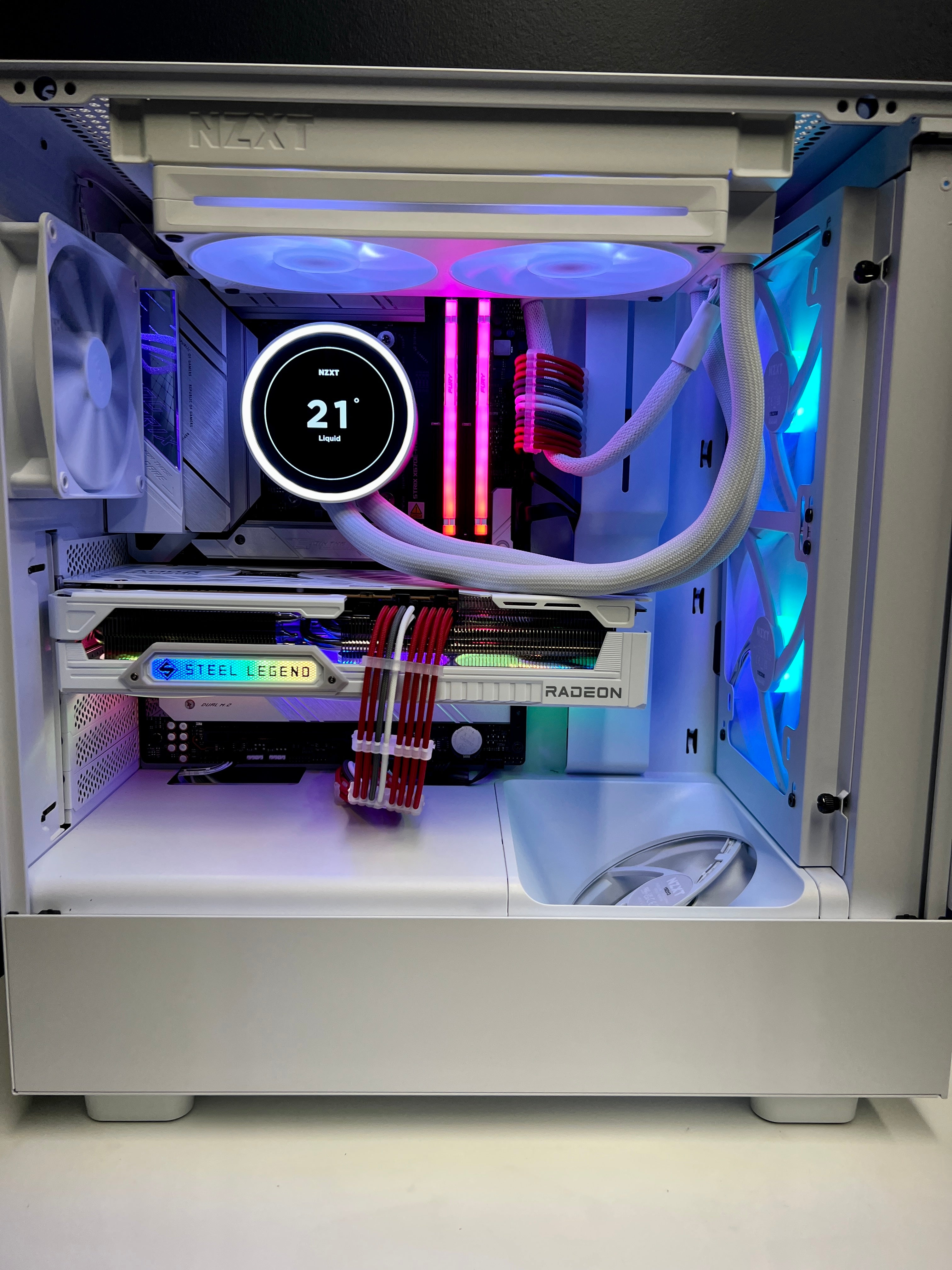 Ready-To-Ship: AMD Ryzen 7 7800X3D w/Radeon RX 9070 XT