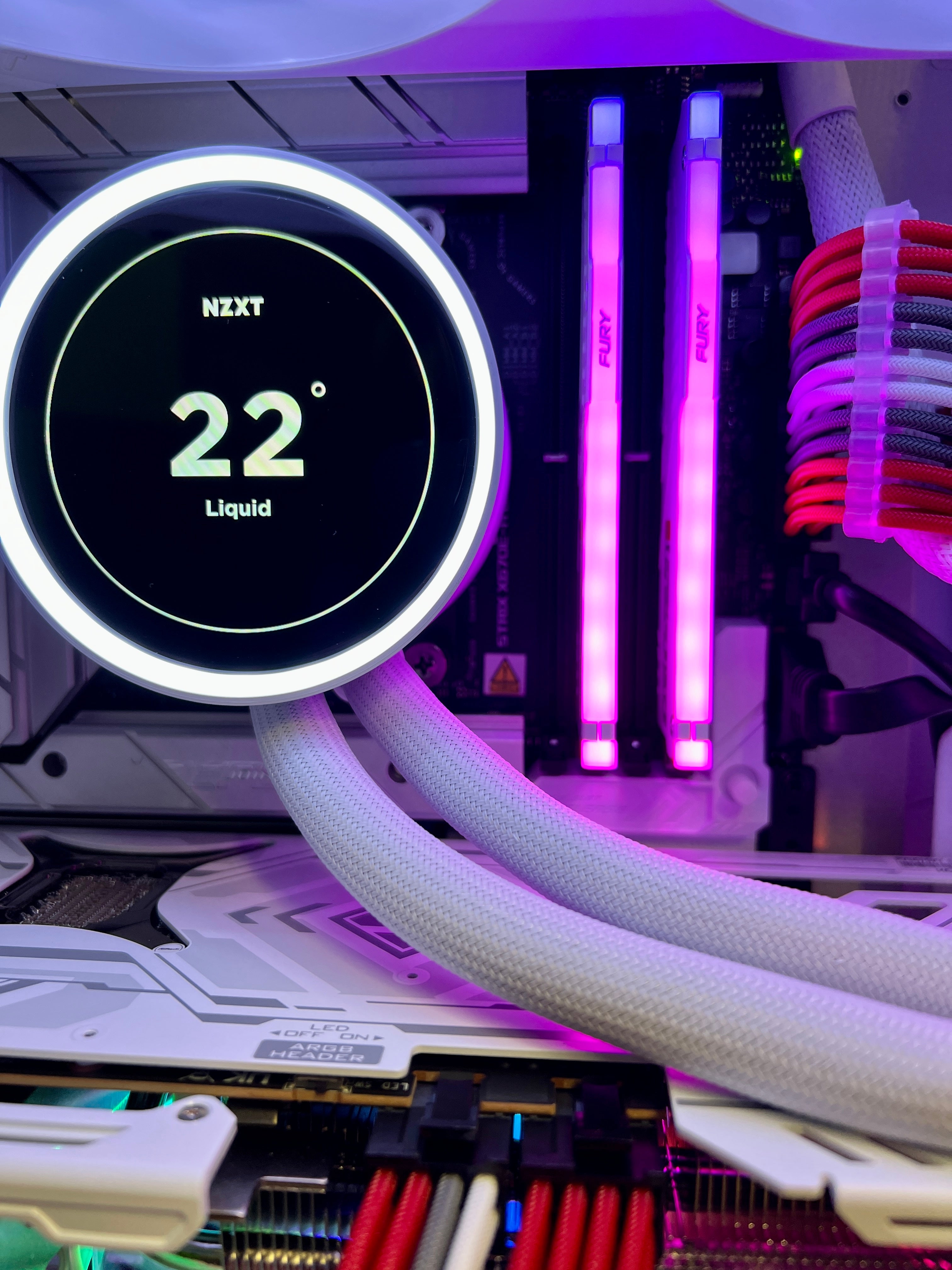 Ready-To-Ship: AMD Ryzen 7 7800X3D w/Radeon RX 9070 XT