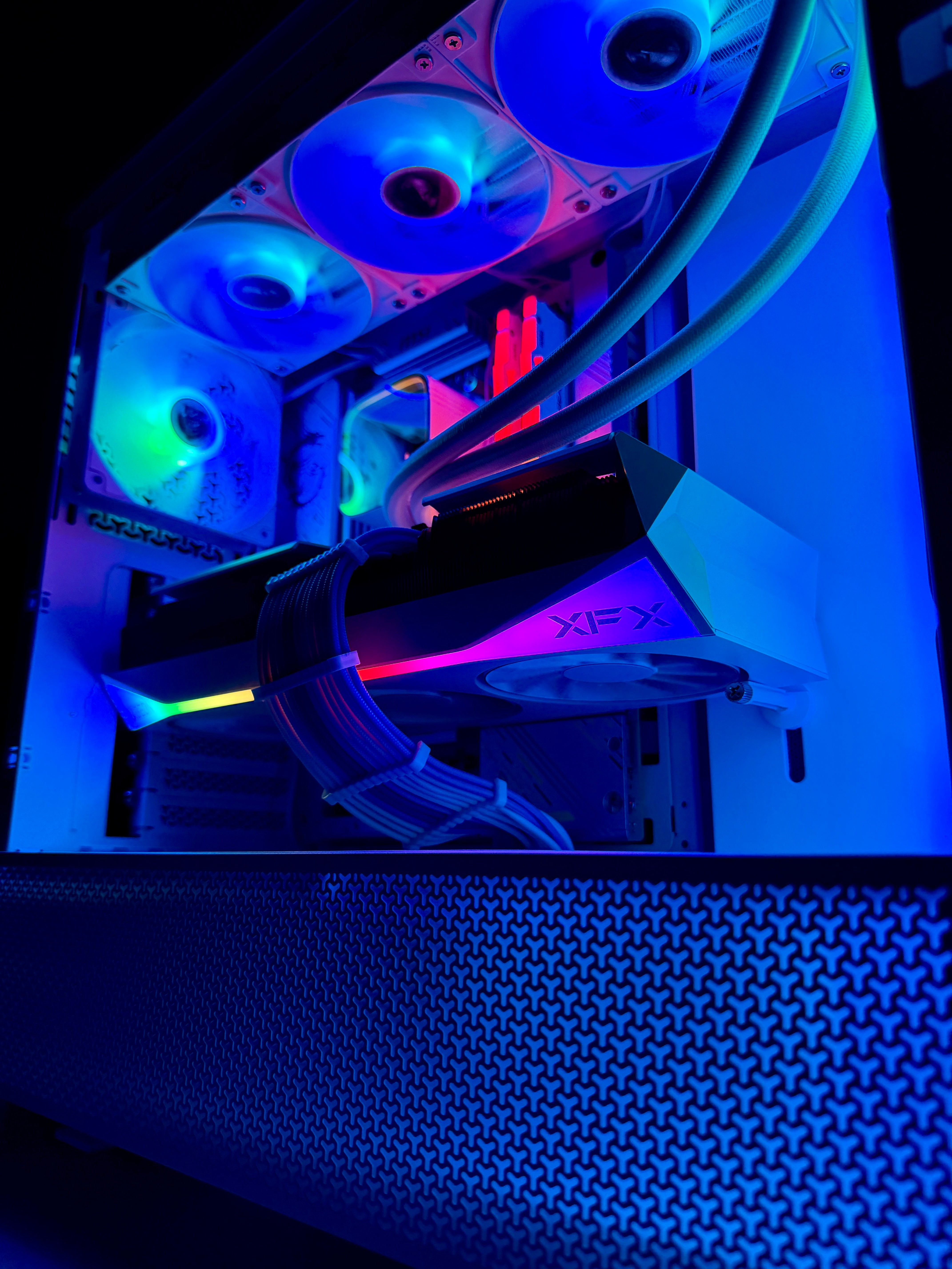 Ready-To-Ship: AMD Ryzen 7 9800X3D w/Radeon RX 9070 XT