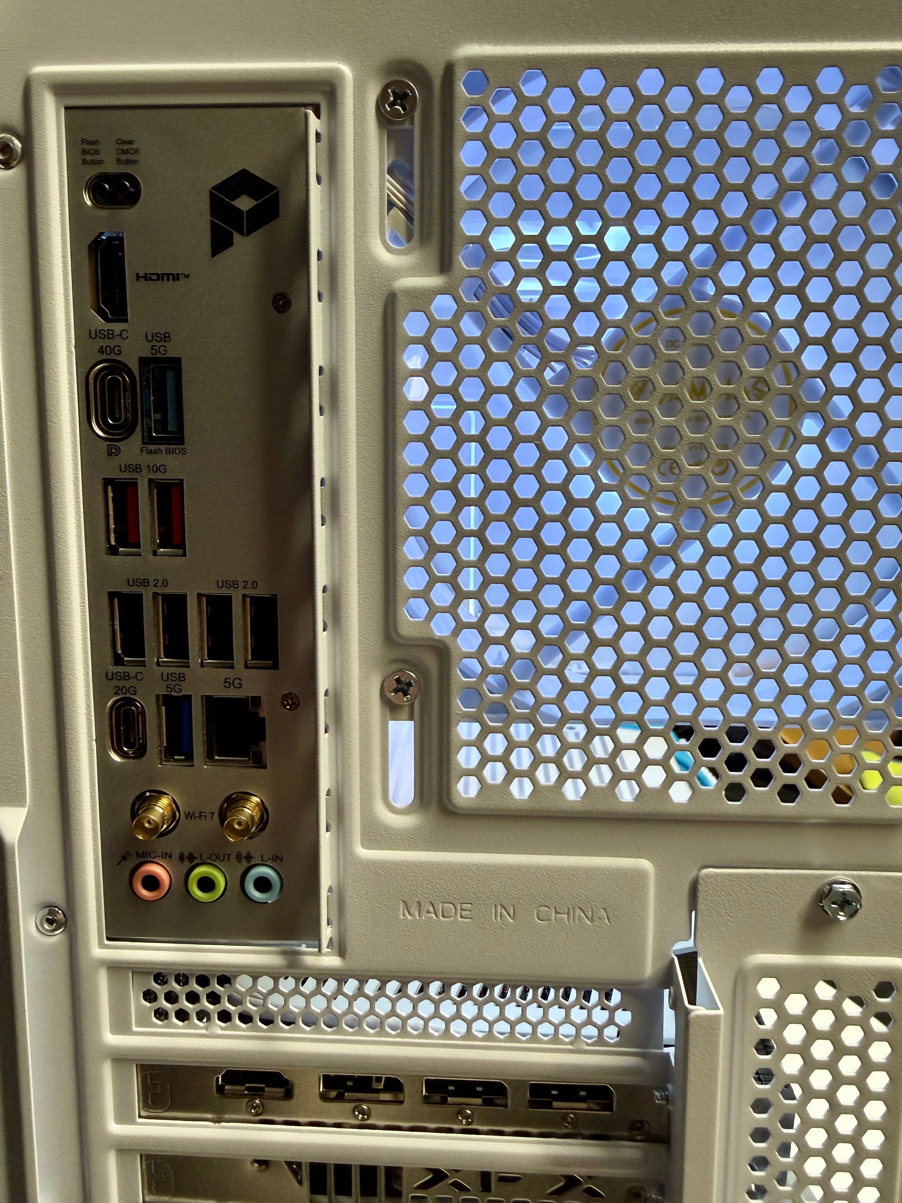 Ready-To-Ship: AMD Ryzen 7 7800X3D w/Radeon RX 9070 XT