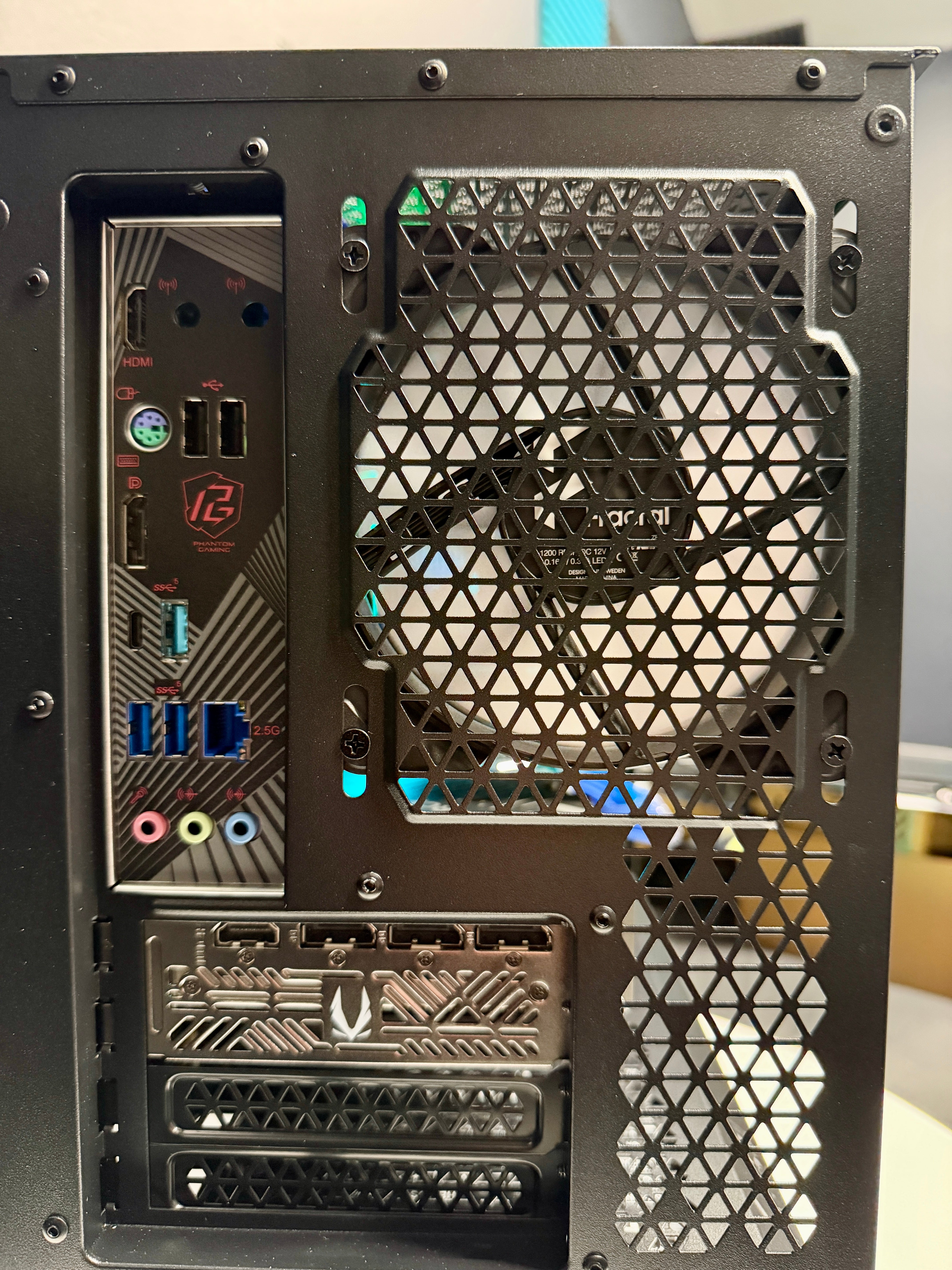 Intel Core i5-14400F w/GeForce RTX 5060 Ti 16GB