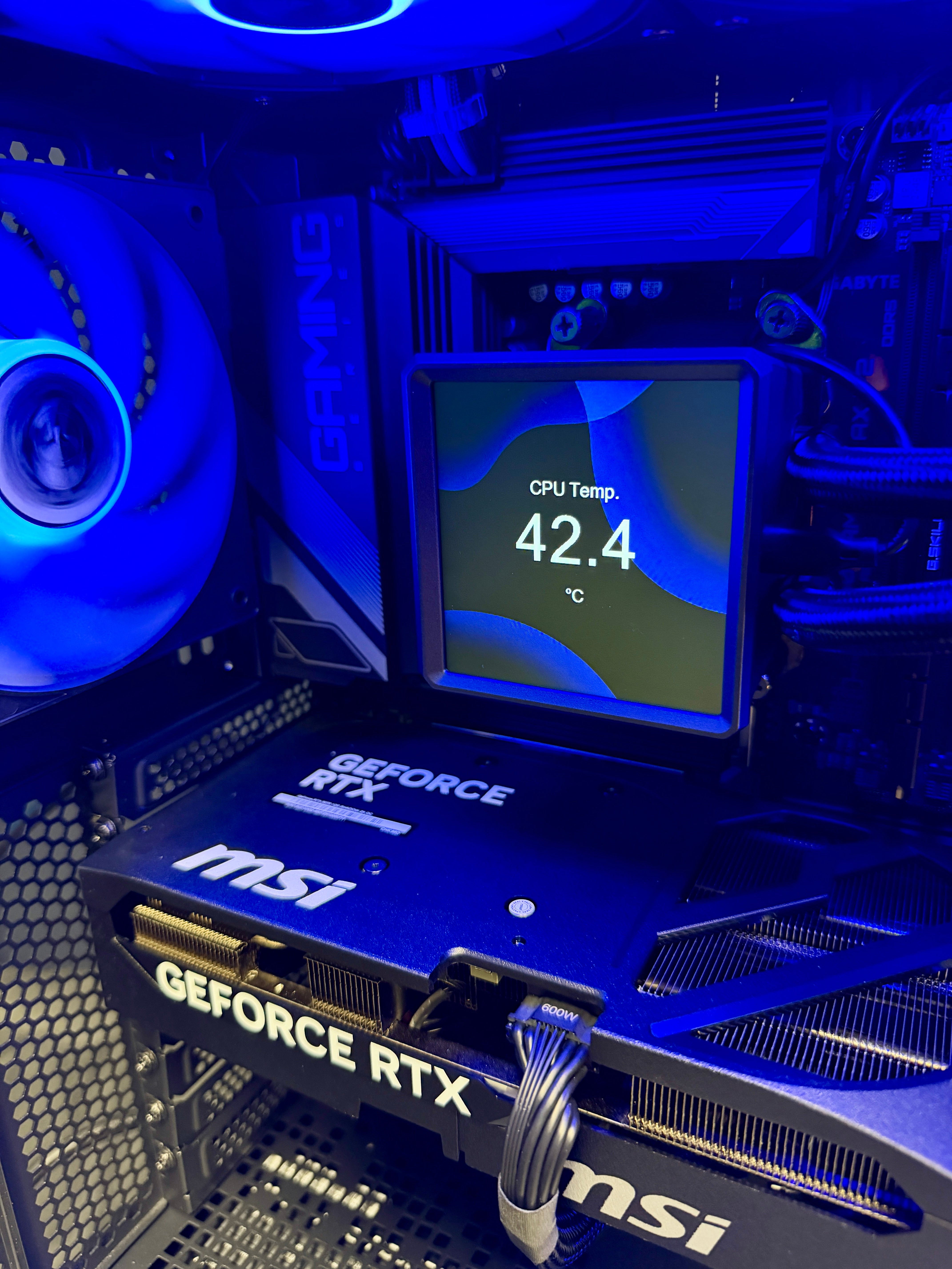 Ready-To-Ship: AMD Ryzen 7 9700X w/GeForce RTX 5070
