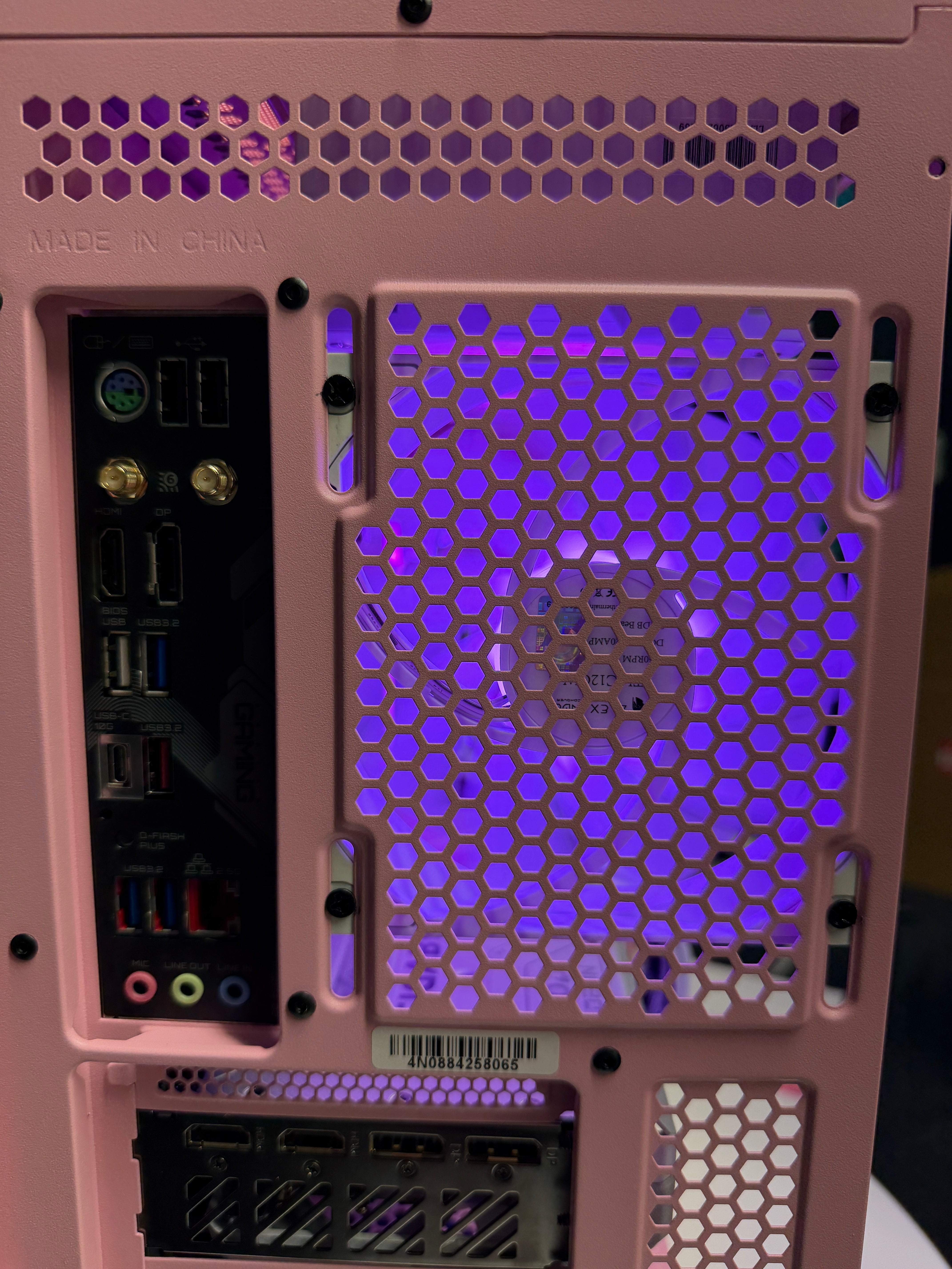 Ready-To-Ship: AMD Ryzen 7 9700X w/Radeon RX 9070 XT