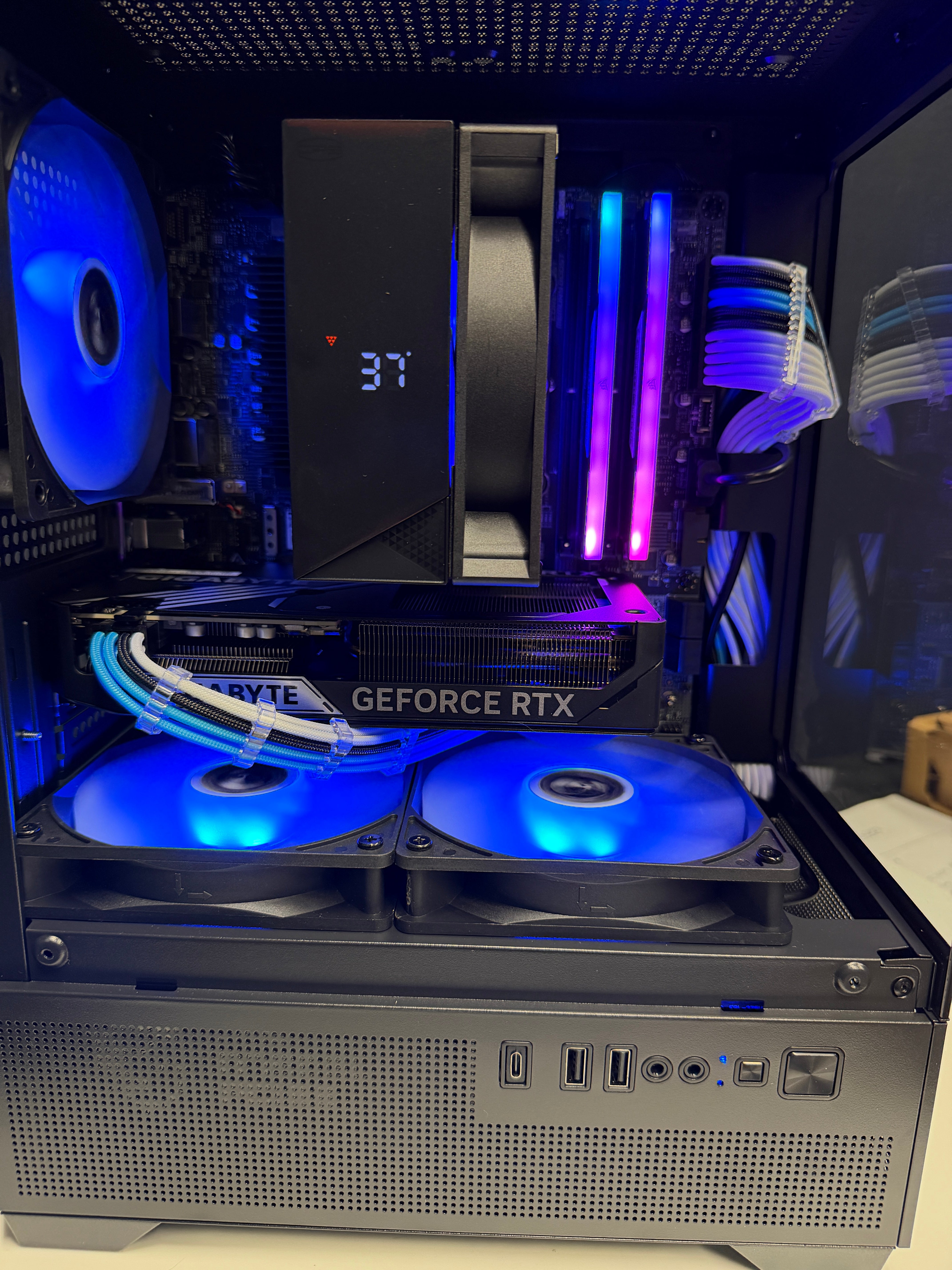 Ready-To-Ship: Intel Core Ultra 5 w/GeForce RTX 5060 Ti 16GB