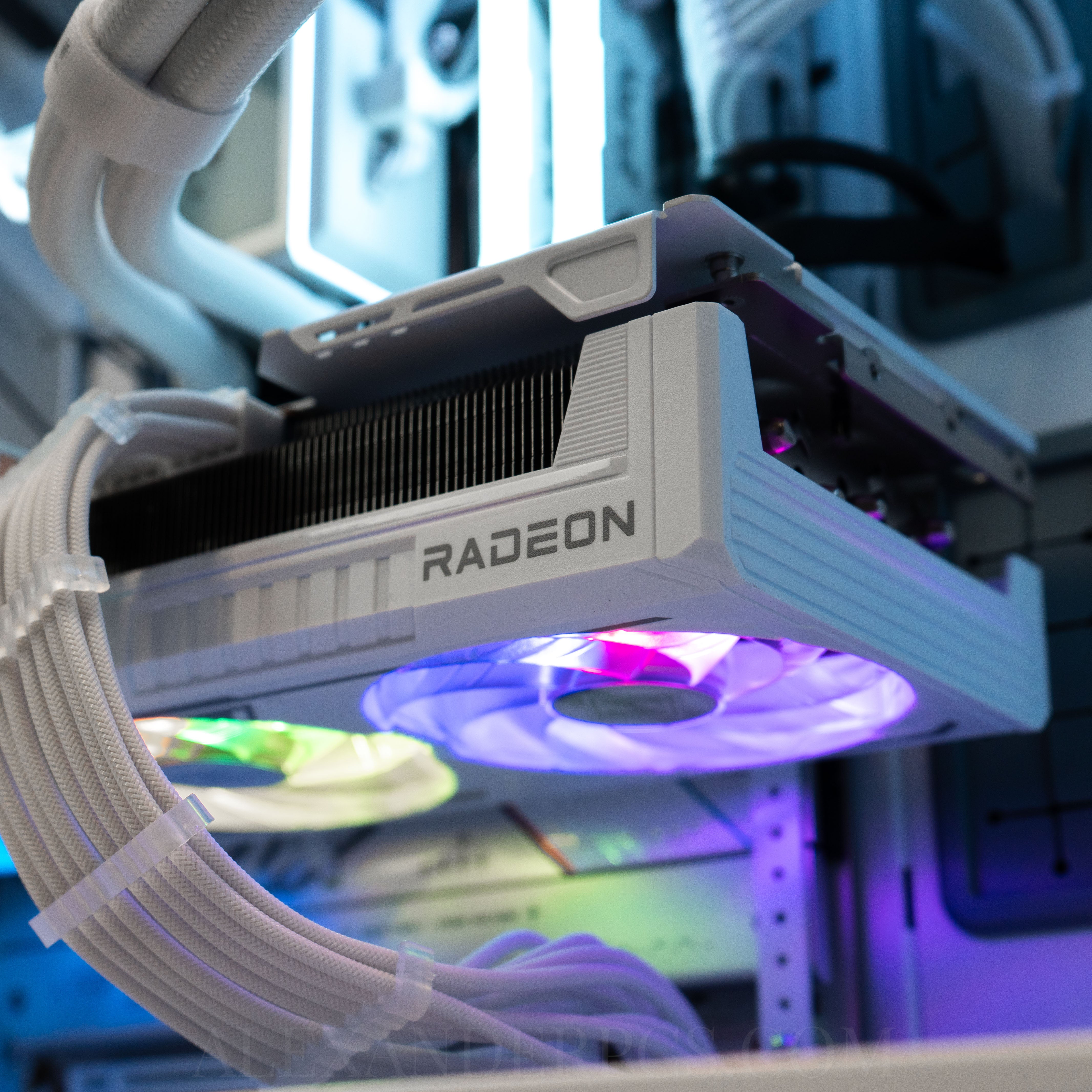 Ready-To-Ship: AMD Ryzen 7 7800X3D w/Radeon RX 9070 XT