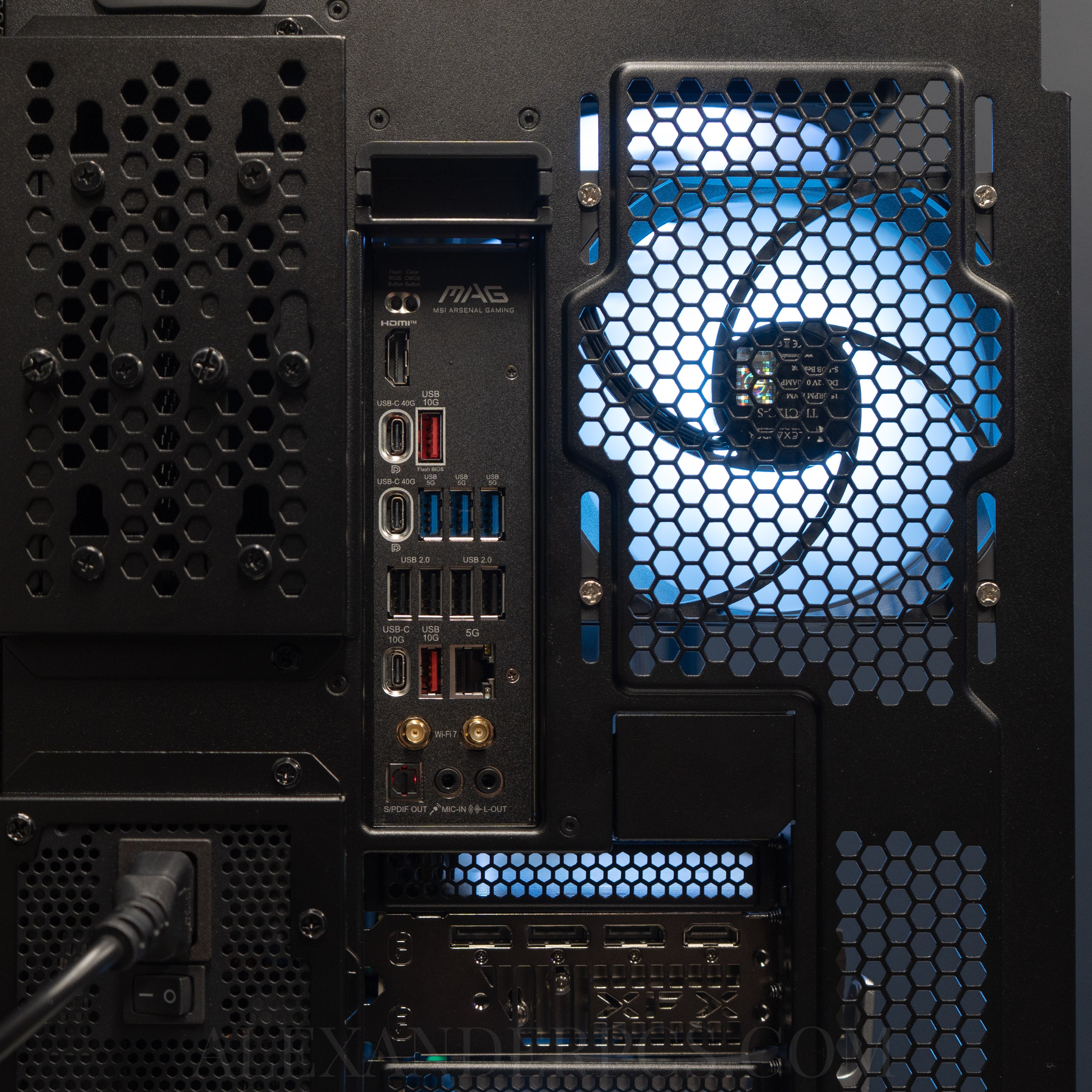 Ready-to-ship: AMD Ryzen 9 9950X3D w/Radeon RX 7900 XTX