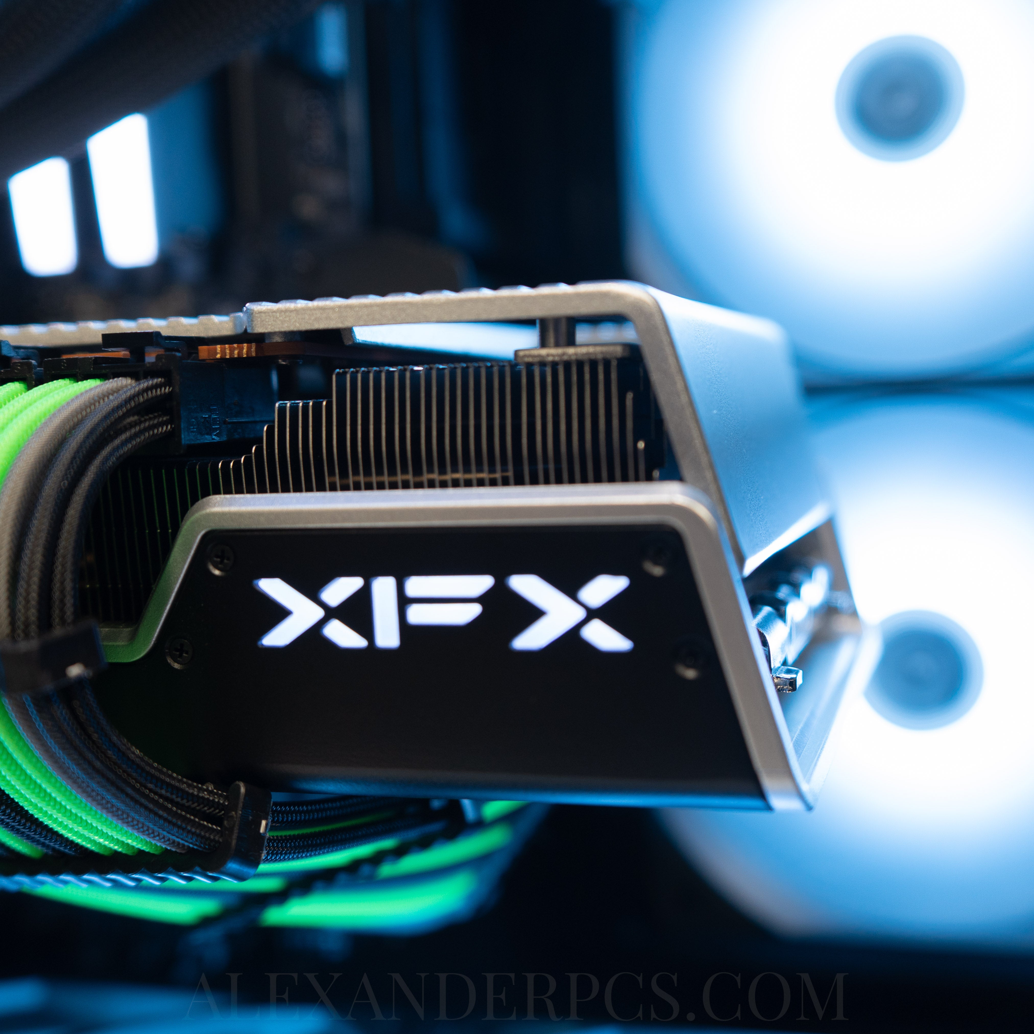 Ready-to-ship: AMD Ryzen 9 9950X3D w/Radeon RX 7900 XTX