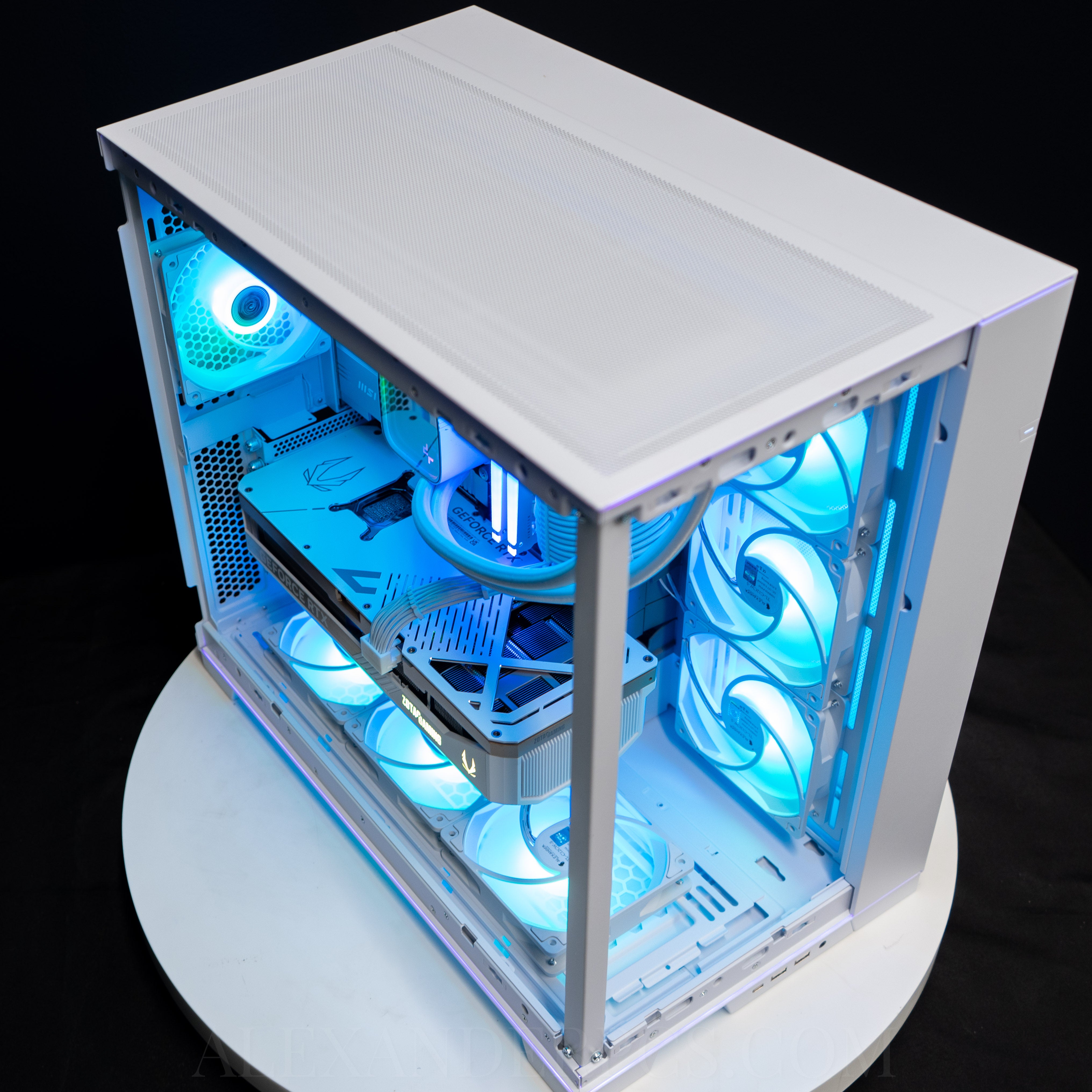 Ready-to-Ship: Ryzen 7 9800X3D W/ RTX 5080