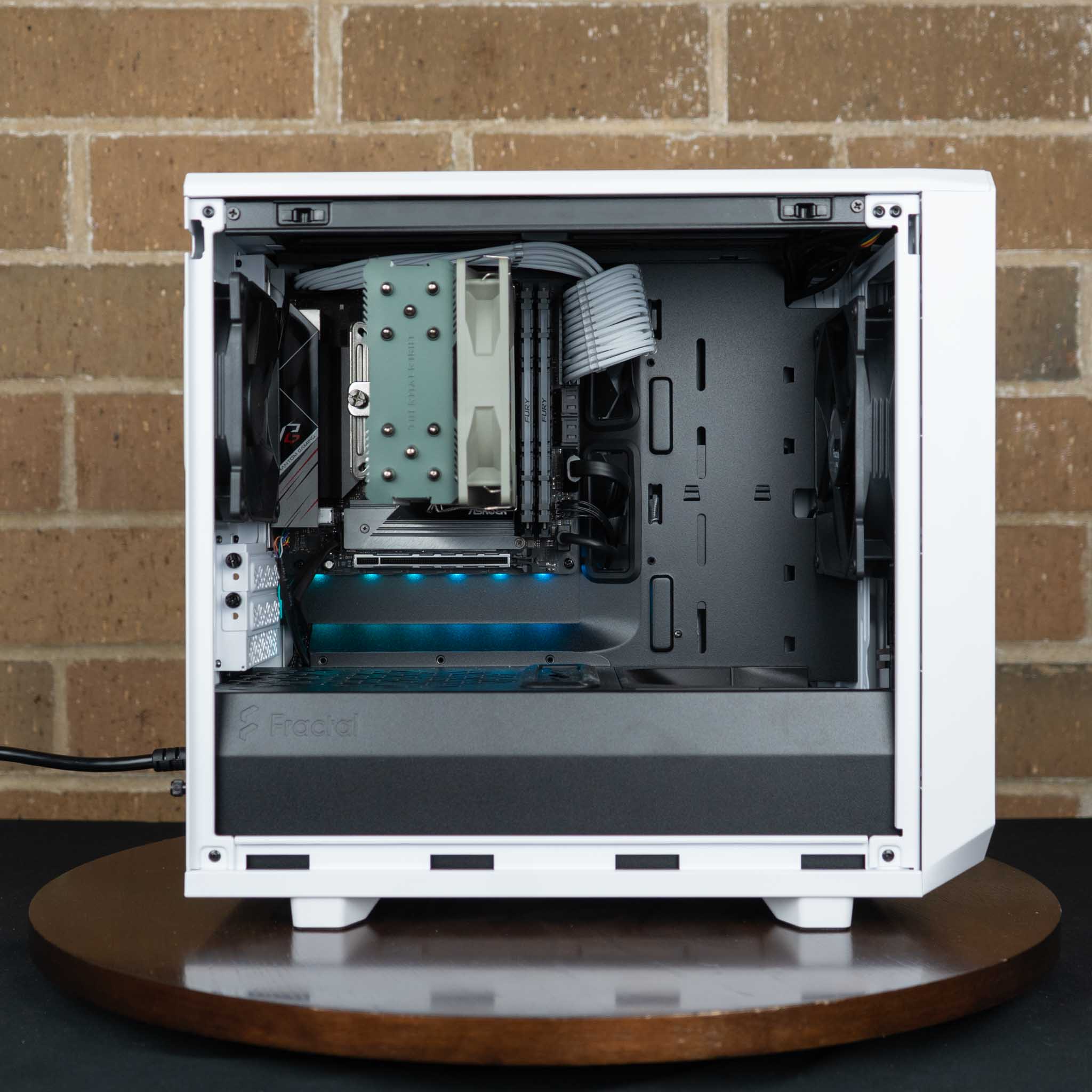 The Actuarius - AMD - White