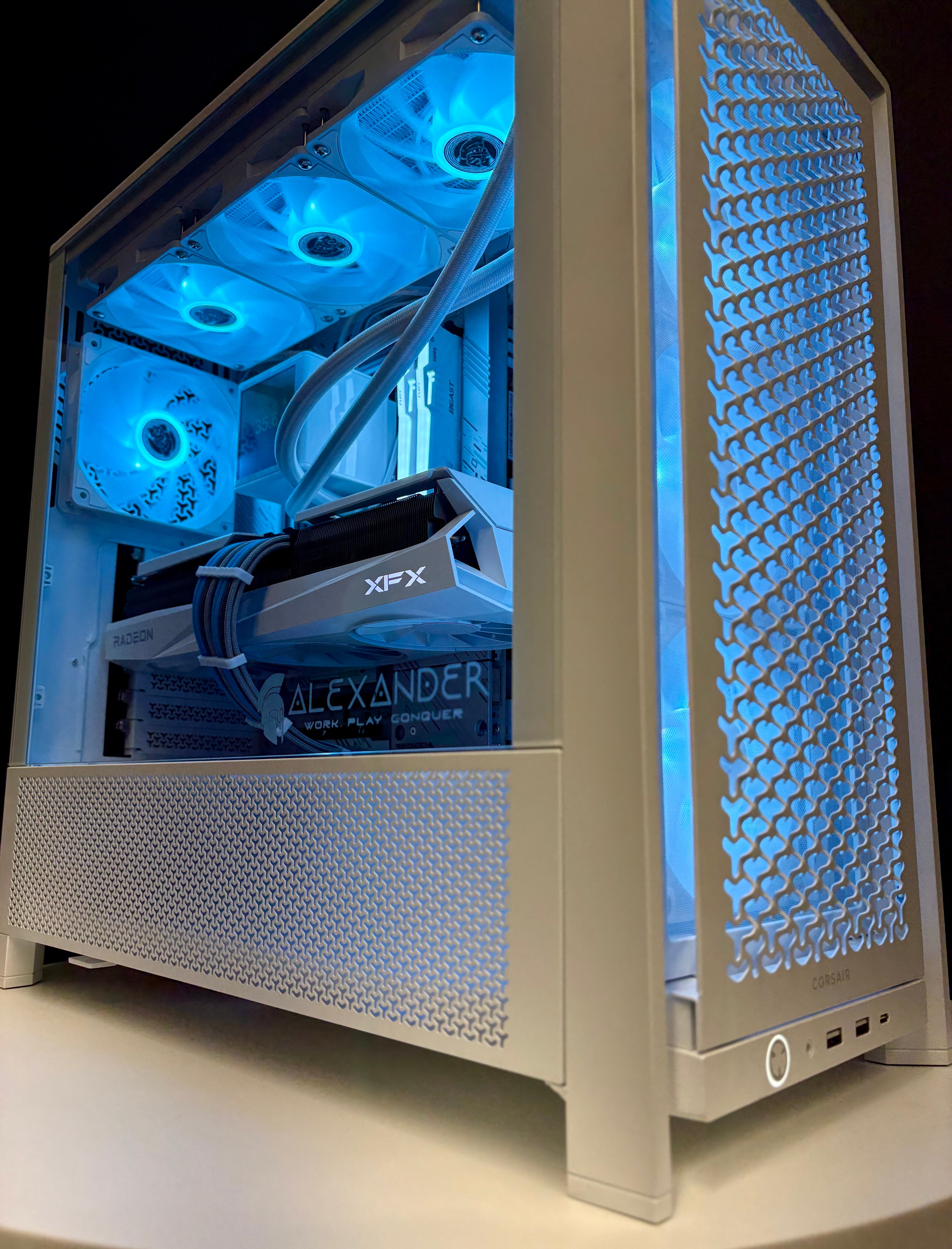 Ready-To-Ship: AMD Ryzen 7 7800X3D w/Radeon RX 9070 XT