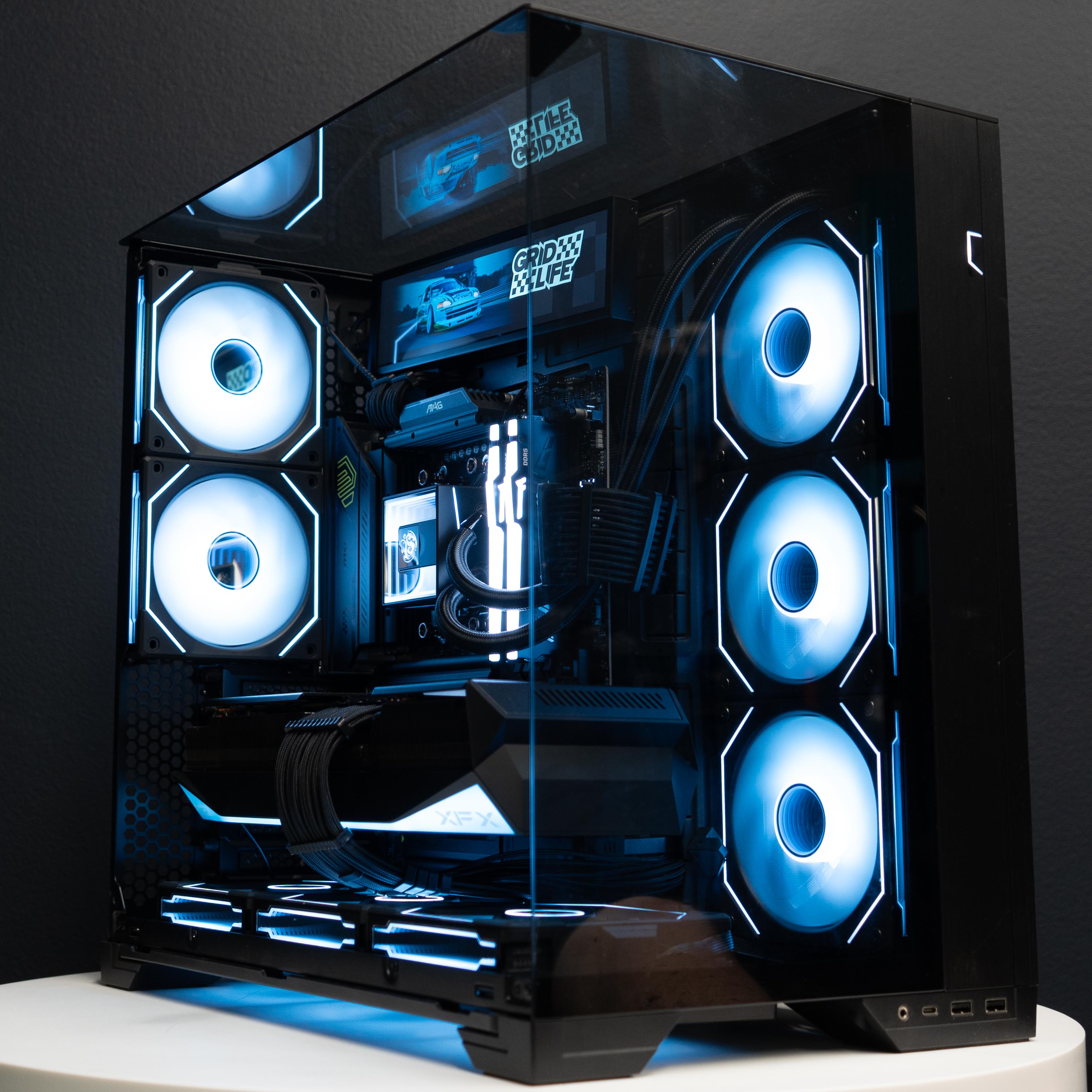 Ready-To-Ship: AMD Ryzen 7 9800X3D w/Radeon RX 9070 XT