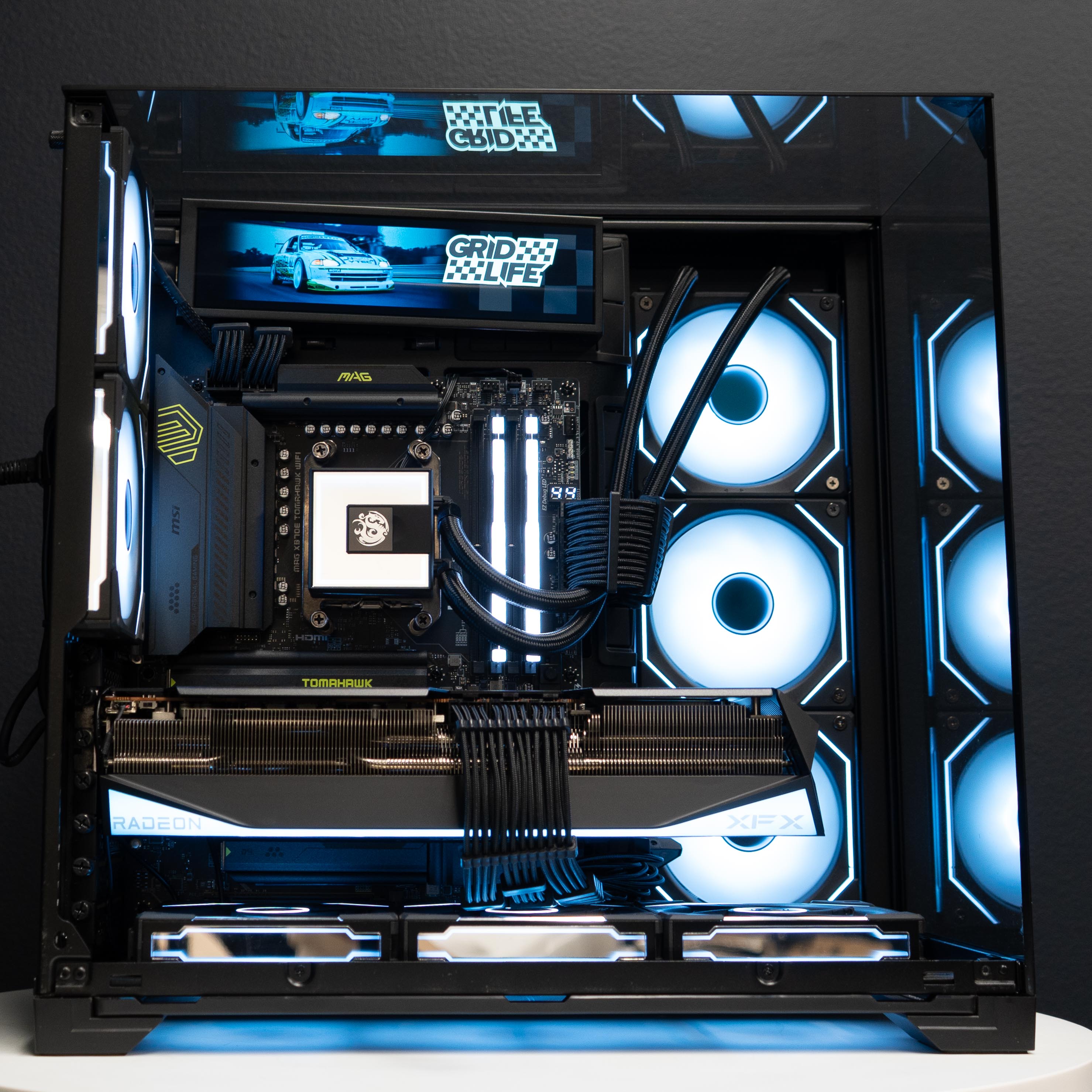 Ready-To-Ship: AMD Ryzen 7 9800X3D w/Radeon RX 9070 XT
