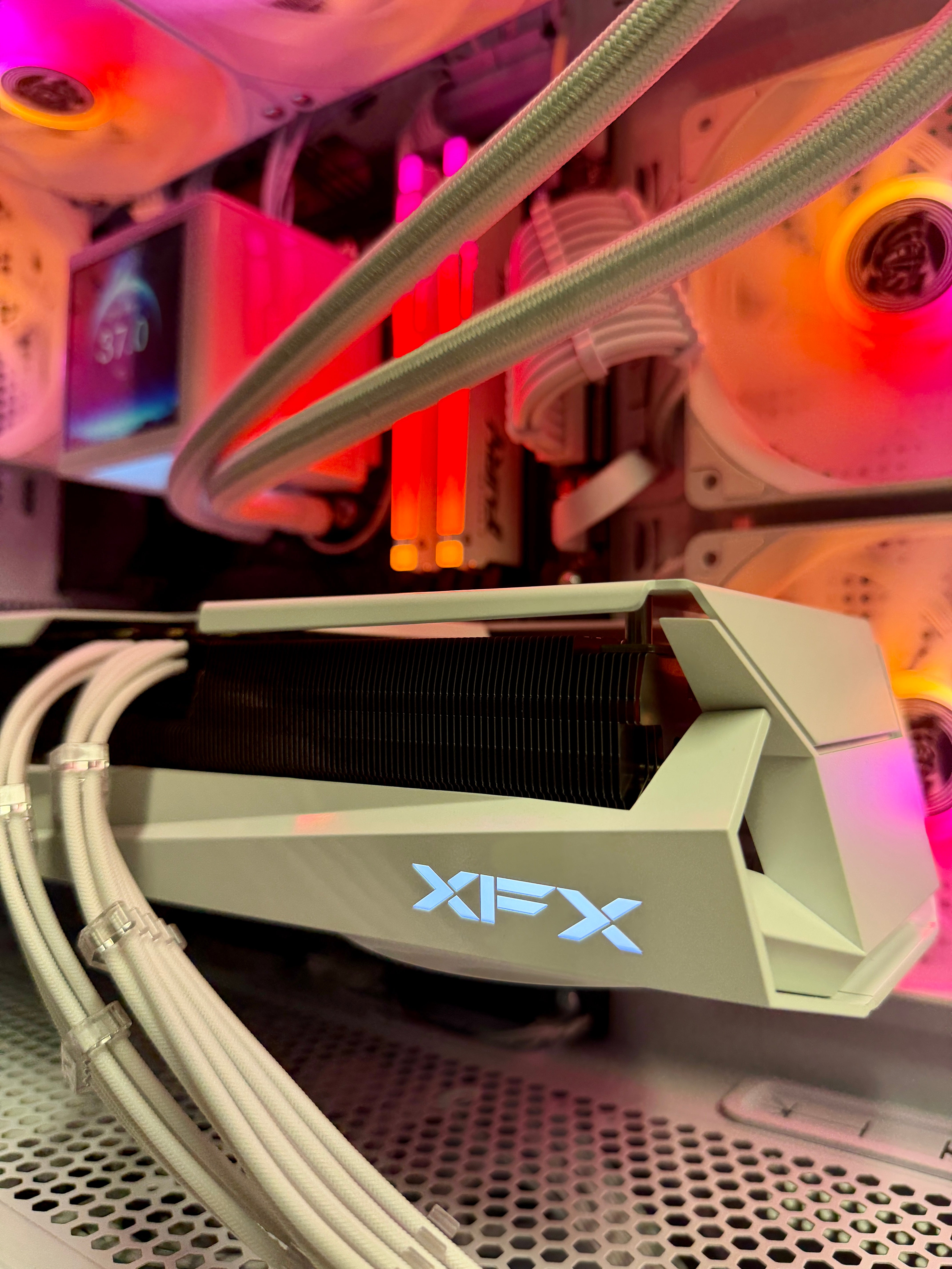 Ready-To-Ship: AMD Ryzen 7 98003D w/Radeon RX 9070 XT