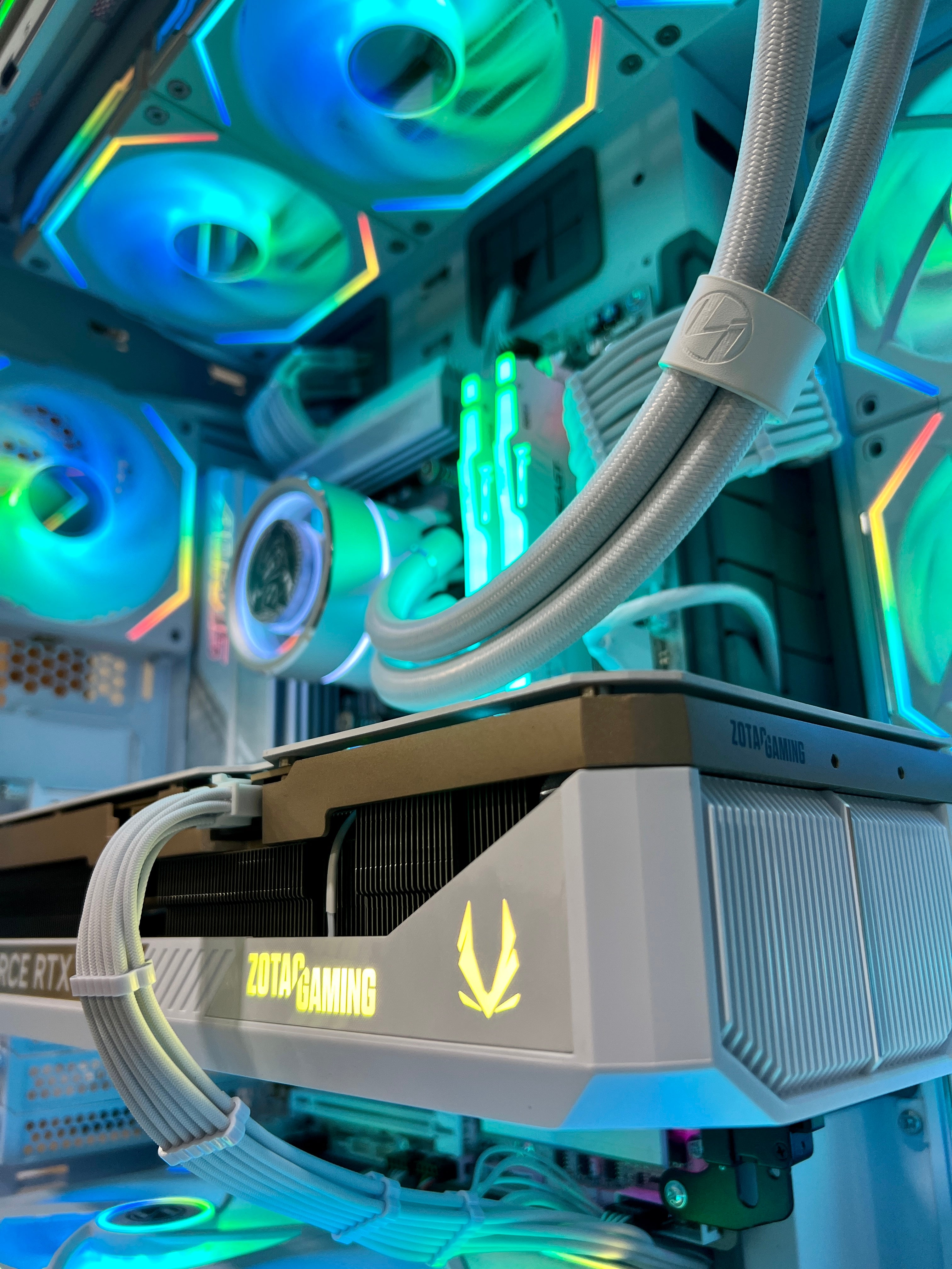 Ready-To-Ship: AMD Ryzen 9 9900X3D w/GeForce RTX 5080