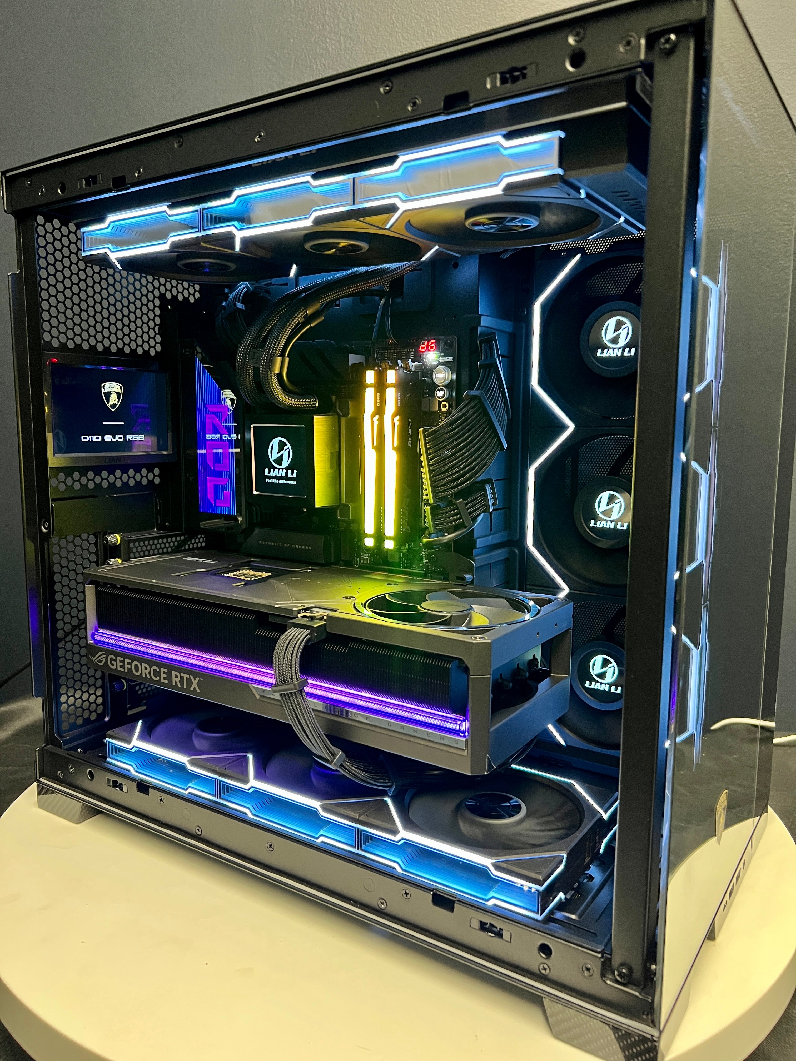 Ready-To-Ship: AMD Ryzen 9 9950X3D w/ROG Astral OC 5090 & O11 Evo Lamborghini Limited Edition