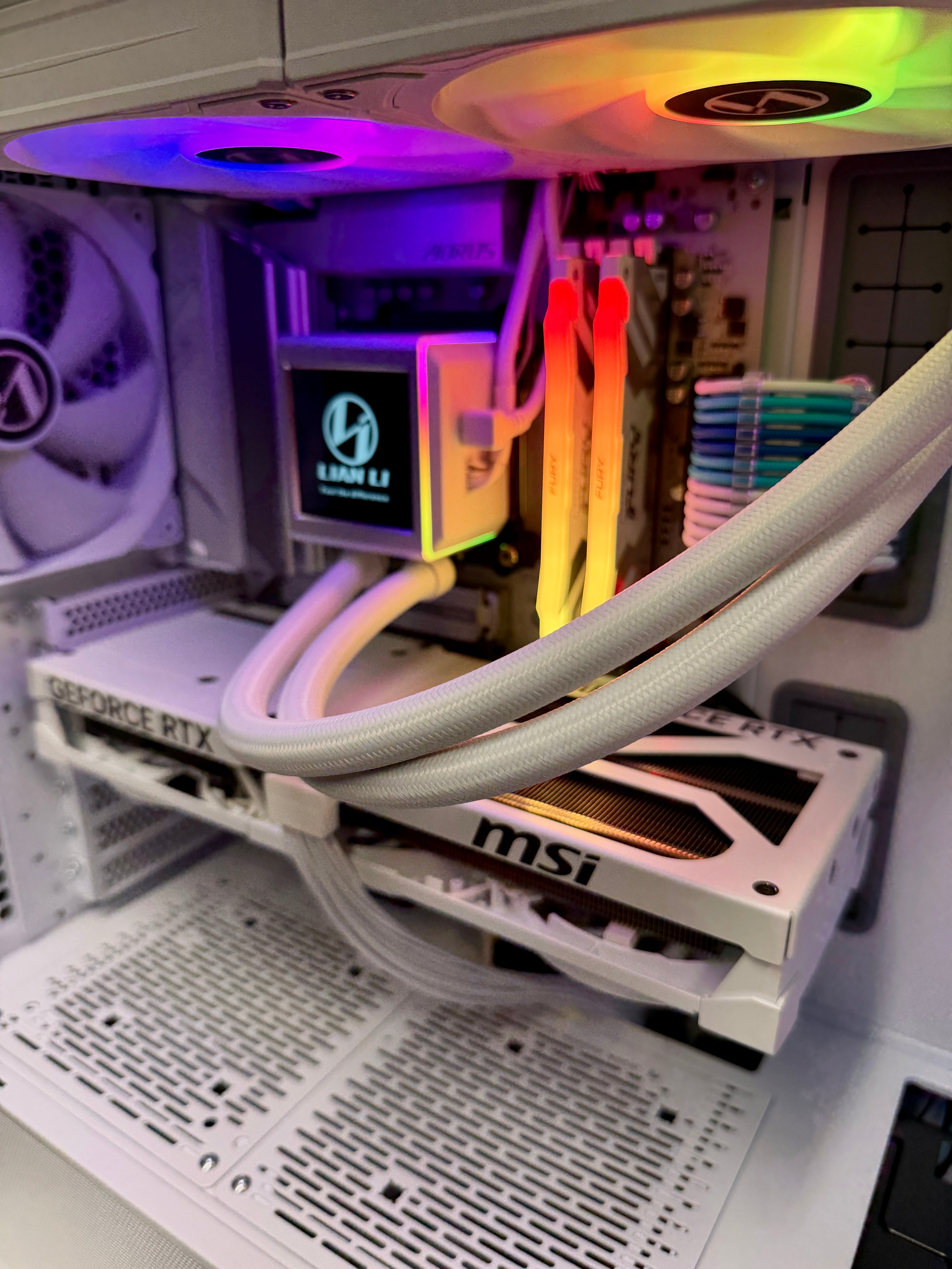 Ready-To-Ship: AMD Ryzen 7 9800X3D w/GeForce RTX 5080 White Edition