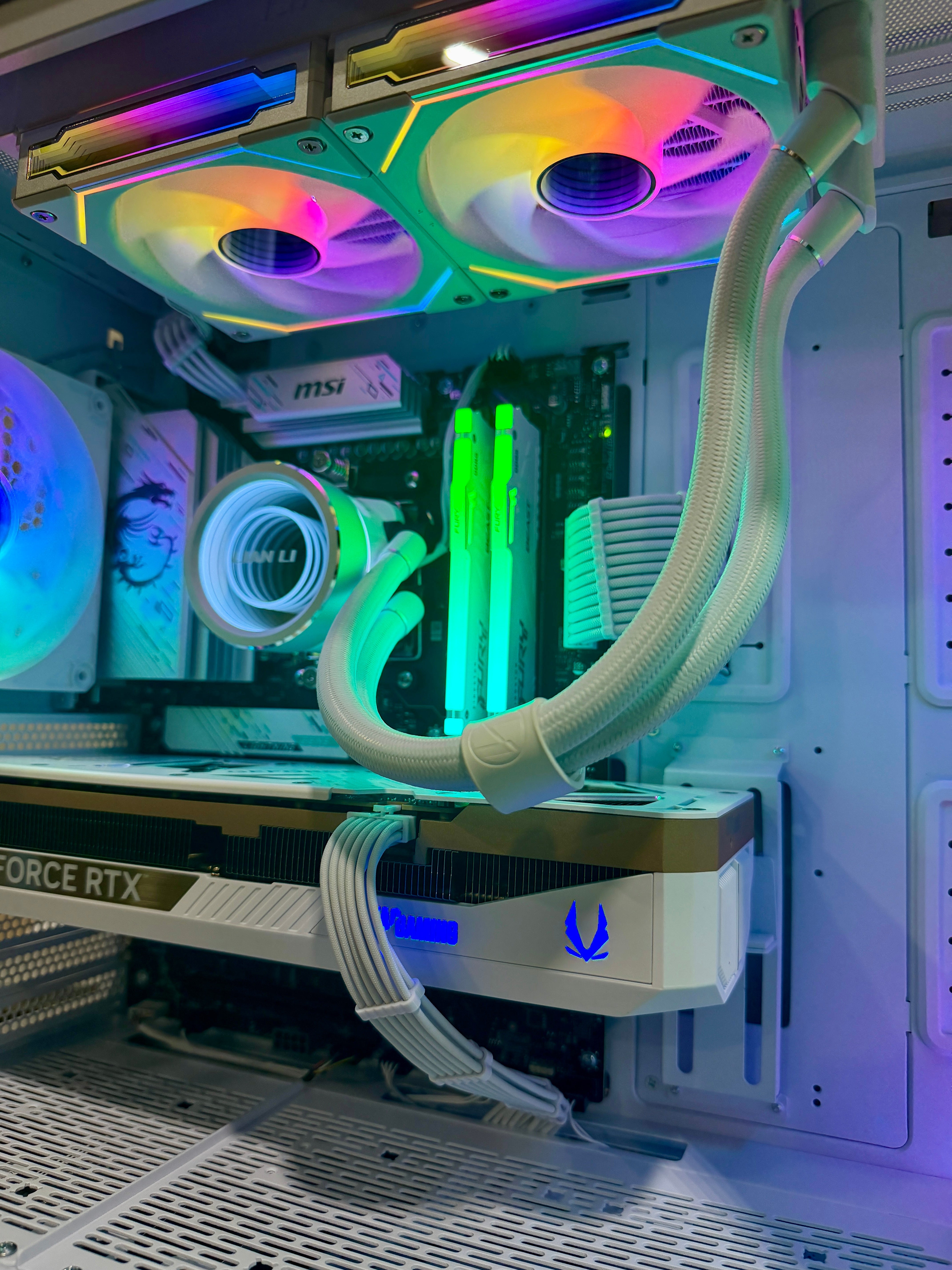 Ready-To-Ship: AMD Ryzen 7 9800X3D w/GeForce RTX 5070 Ti White Edition