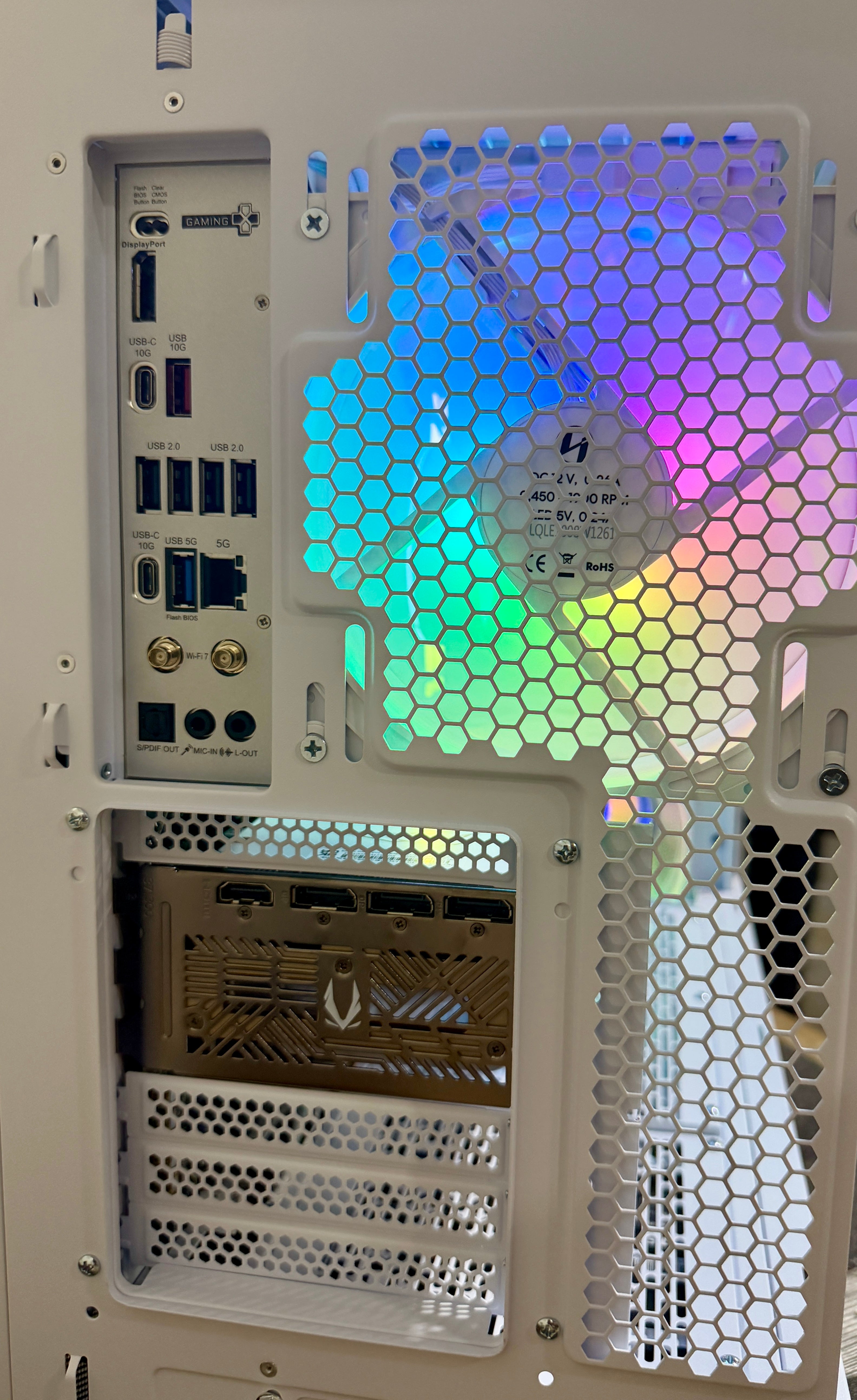 Ready-To-Ship: AMD Ryzen 7 9800X3D w/GeForce RTX 5070 Ti White Edition