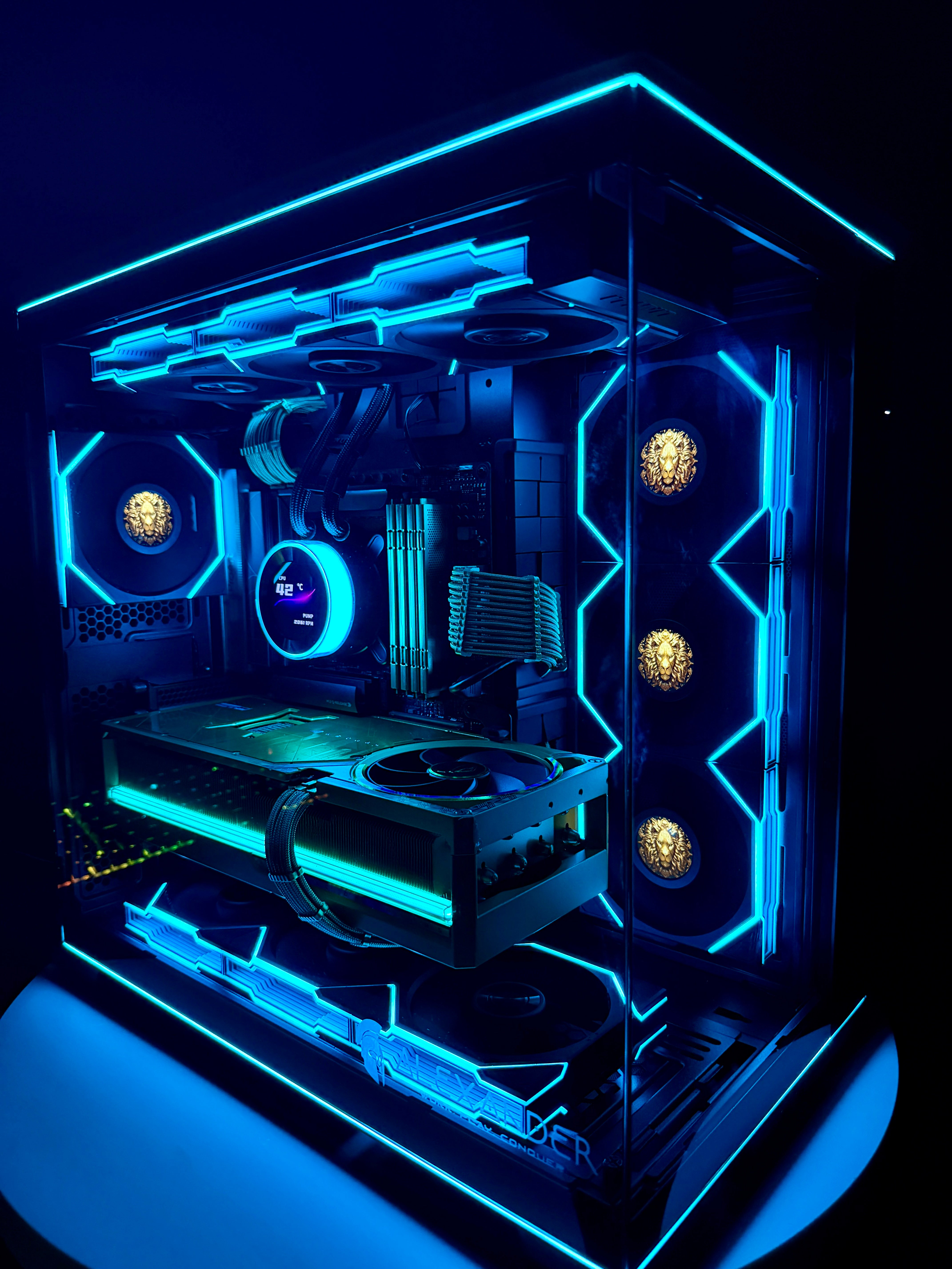 Ready-To-Ship: GOLDEN LION Themed build w/AMD Ryzen 9 9950X3D & ROG Astral 5080 Dhahab Edition, custom hand painted artwork and mods