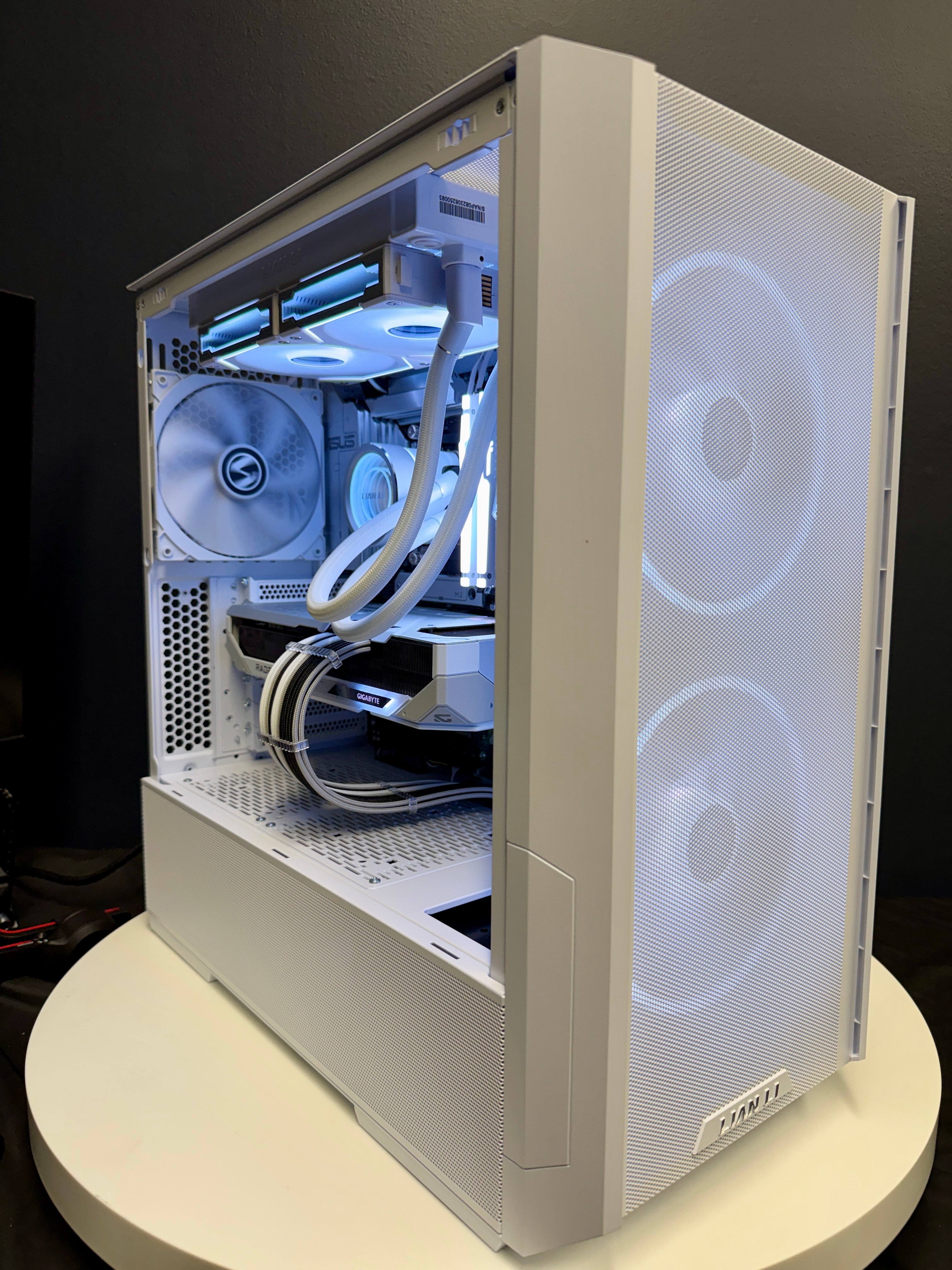 Ready-To-Ship: AMD Ryzen 7 9700X w/Radeon RX 9070 XT