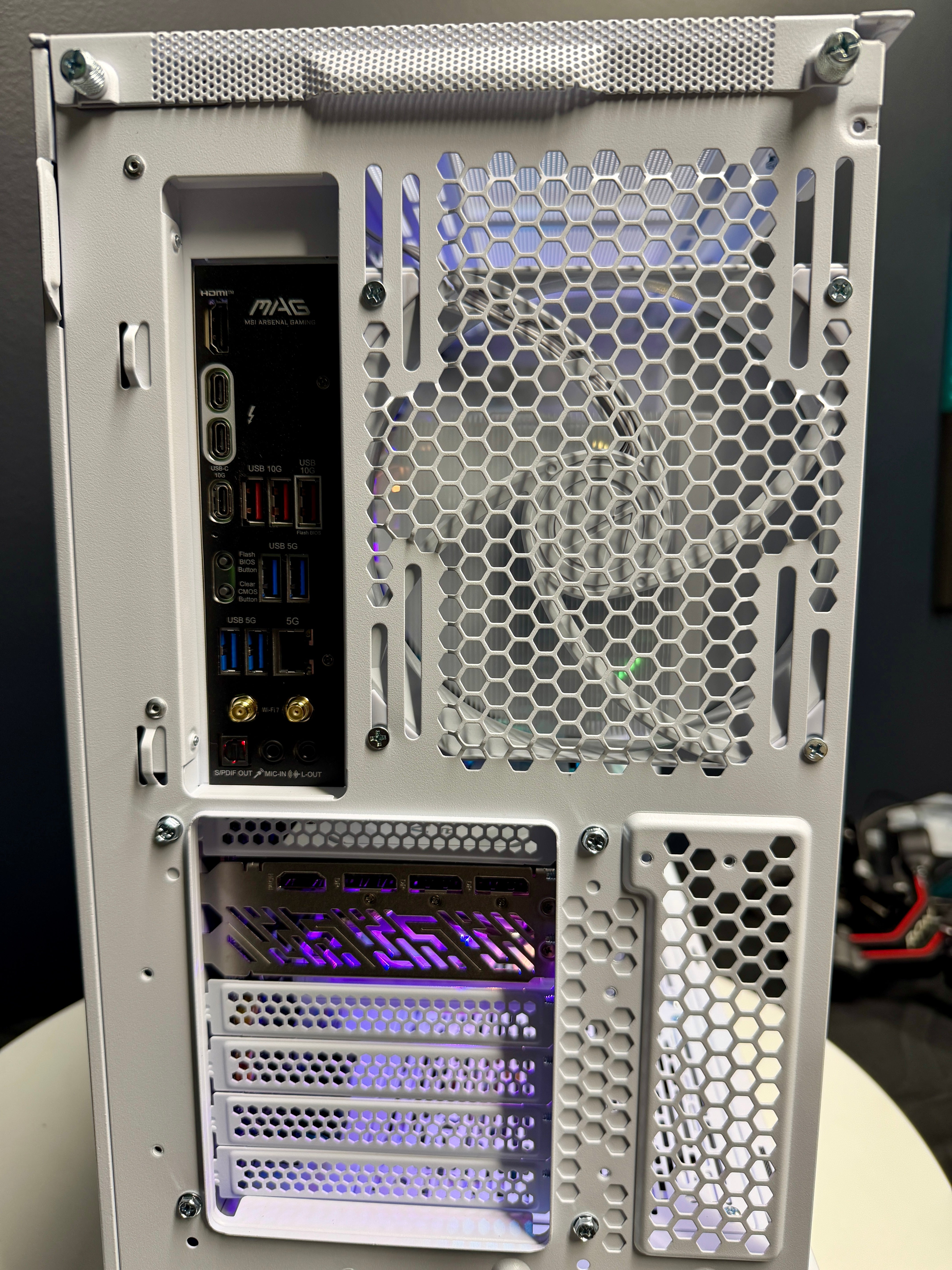 Ready-To-Ship: Intel Core Ultra 7 265K w/Radeon RX 9070 XT White Edition