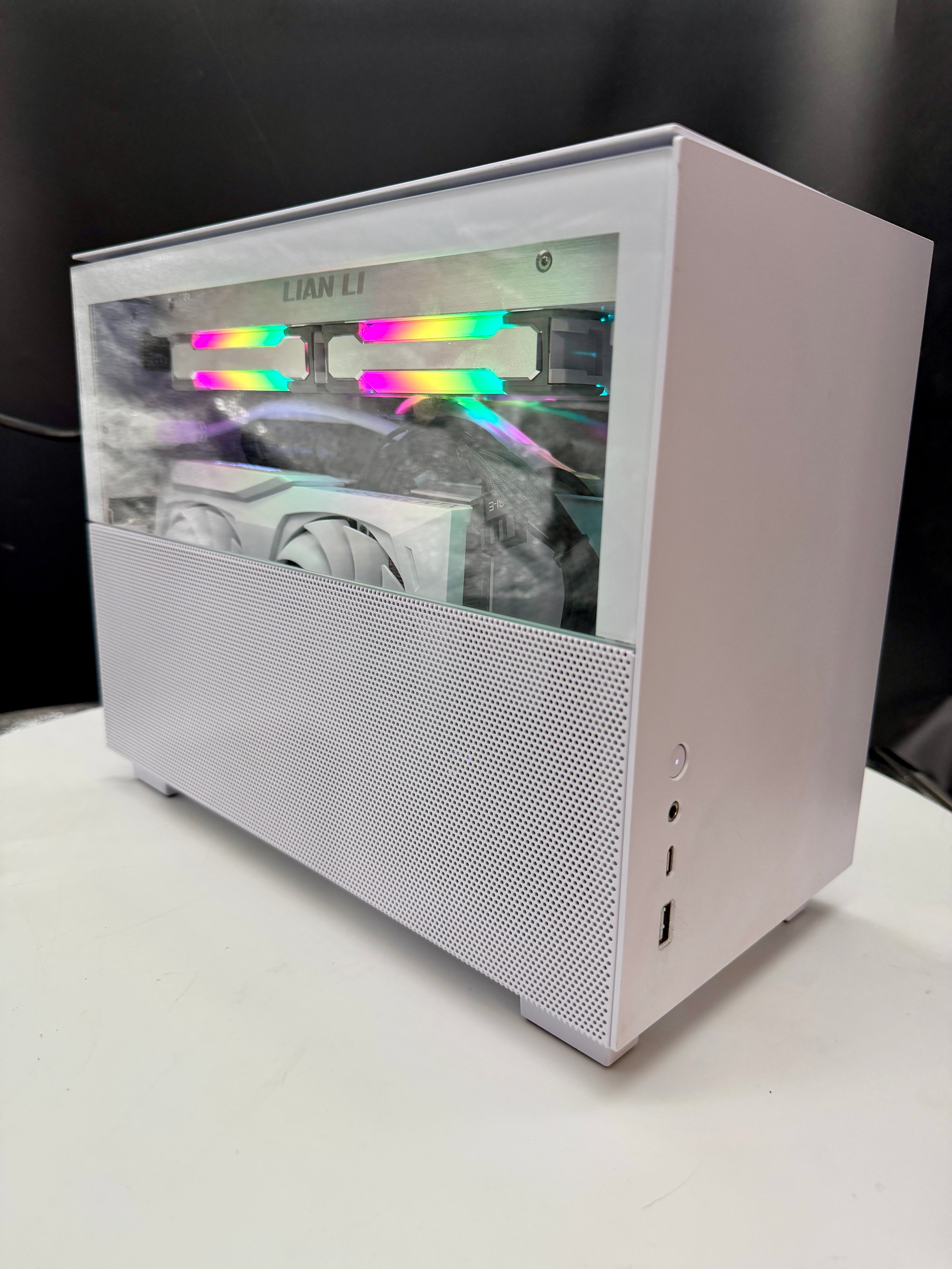 Retired Demo Unit: Intel Core i5-12600K w/GeForce RTX 3070 White - Small Form Factor
