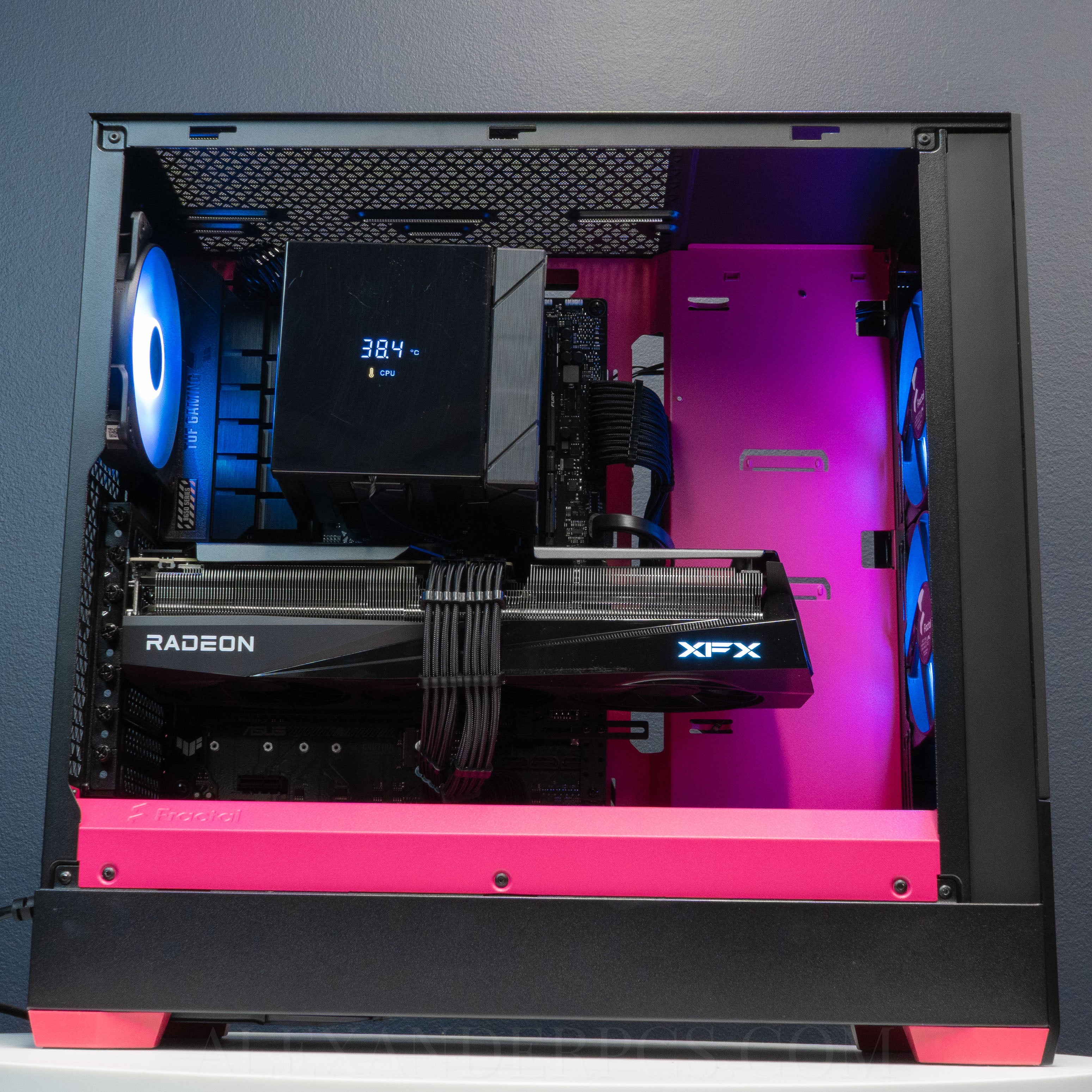 Ready to Ship: AMD Ryzen 7 7800X3D w/Radeon RX 9070 XT