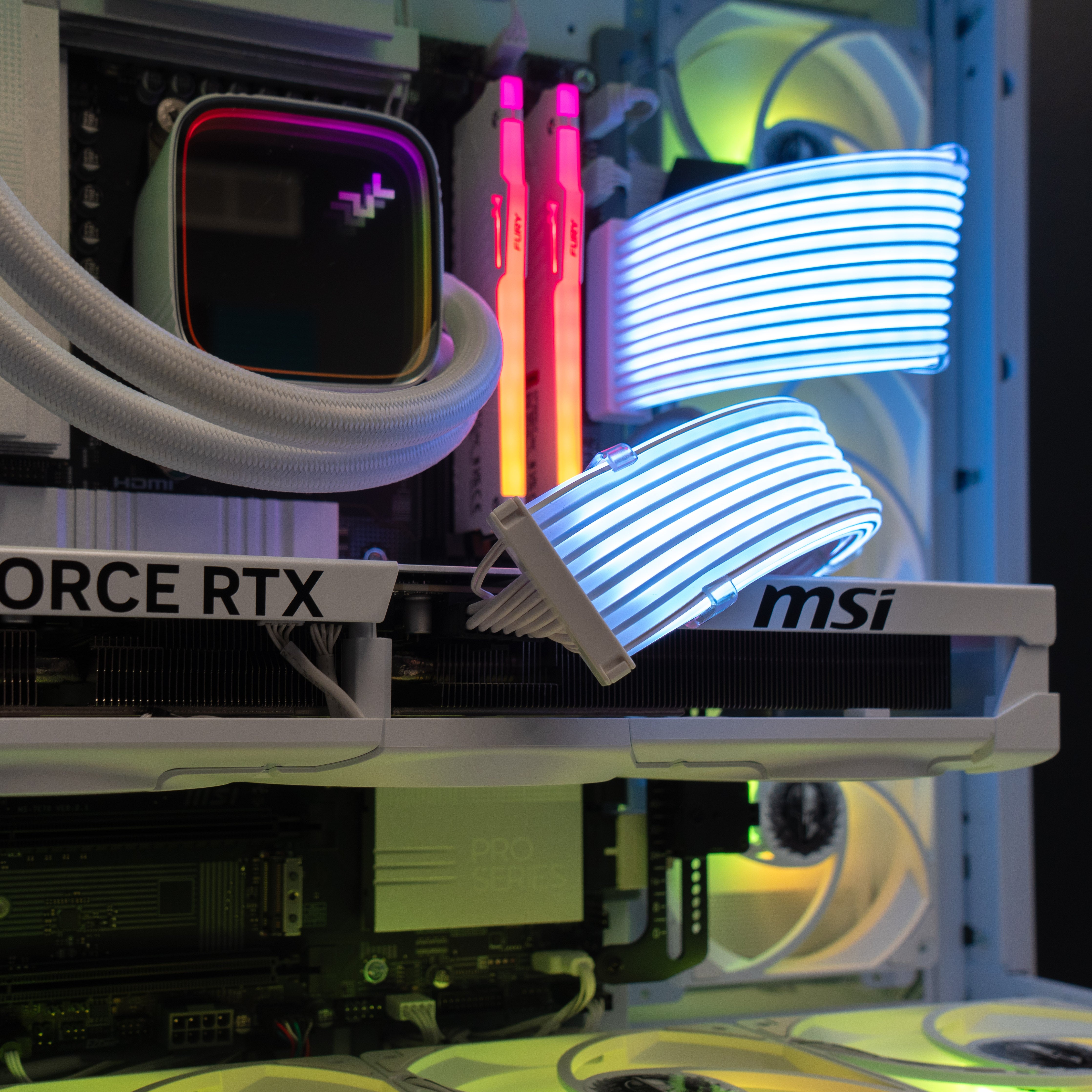 Ready-to-ship: AMD Ryzen 7 9800X3D w/GeForce RTX 5080 White Edition