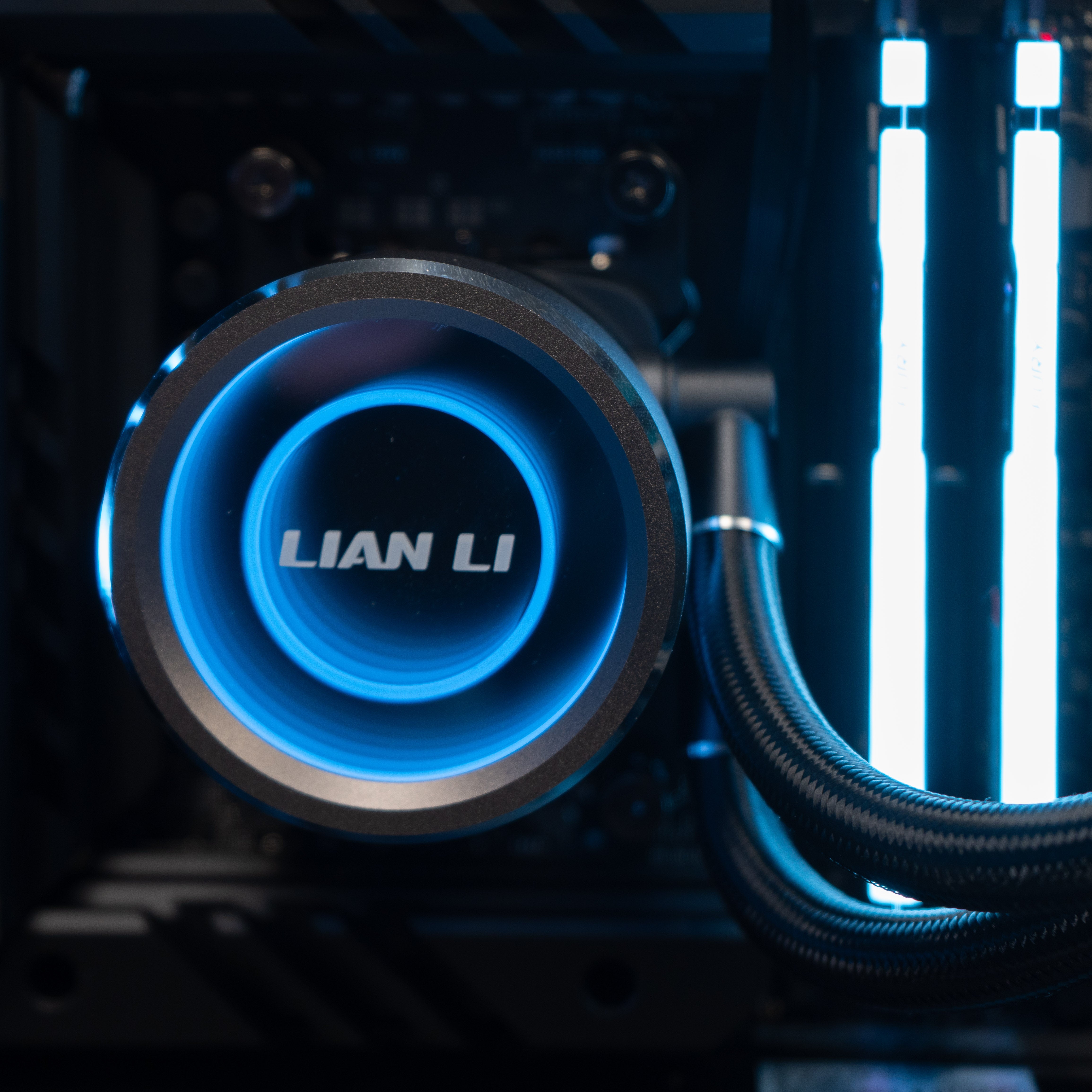 Ready-to-ship: AMD Ryzen 9 9950X3D w/Radeon RX 9070 XT