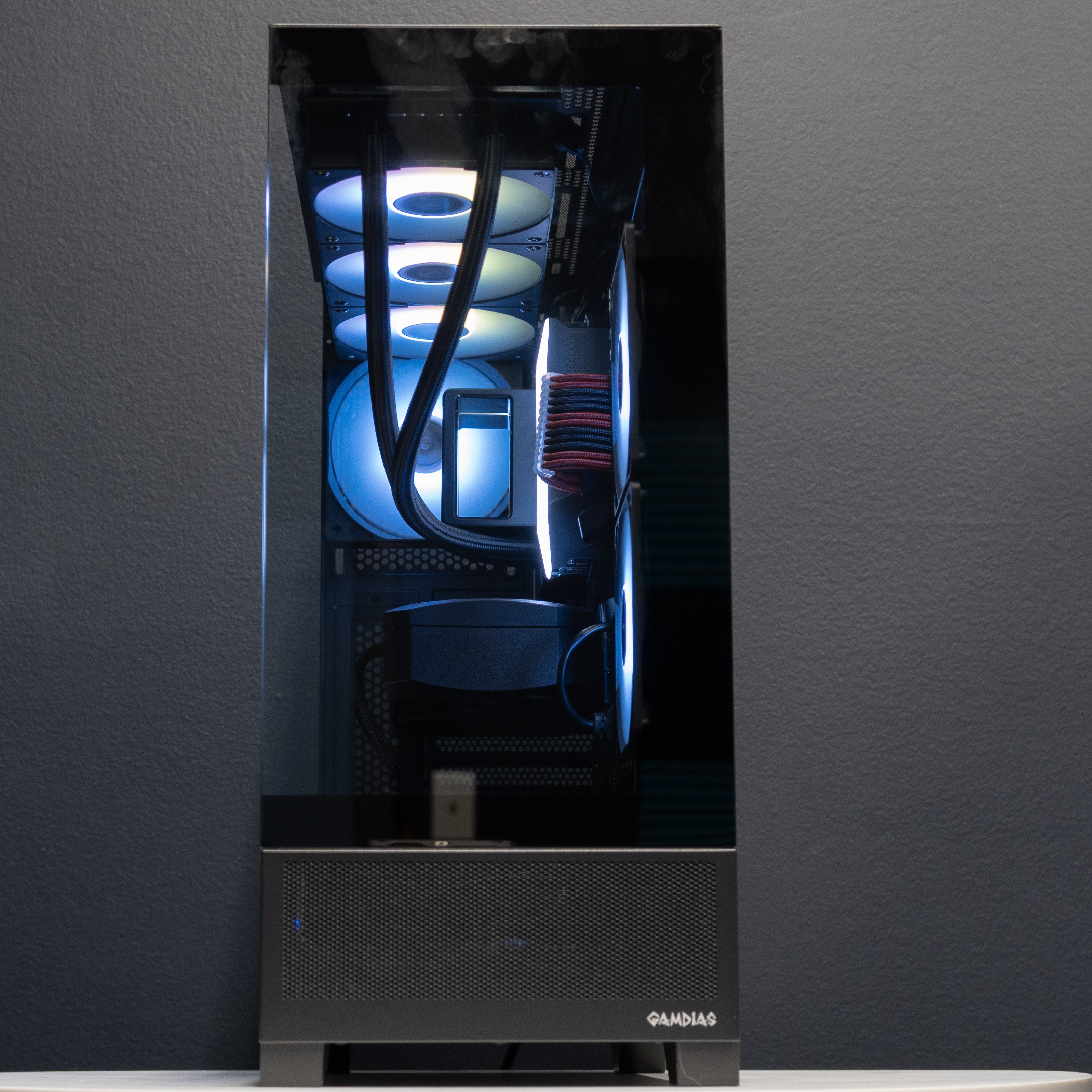 Ready-to-ship: AMD Ryzen 5 7600X w/GeForce RTX 5070