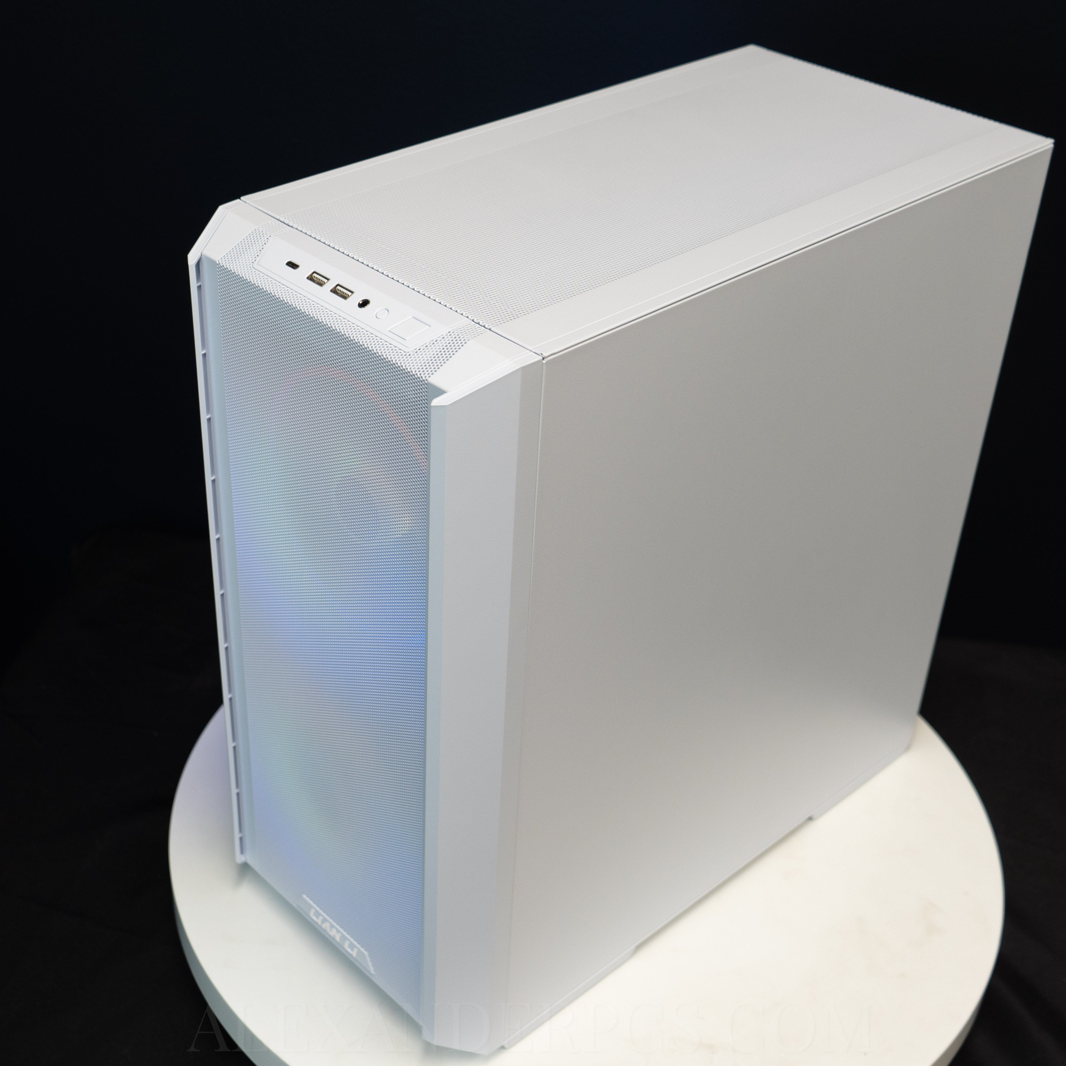 Ready-to-ship: AMD Ryzen 7 9800X3D w/Radeon RX 9070 XT