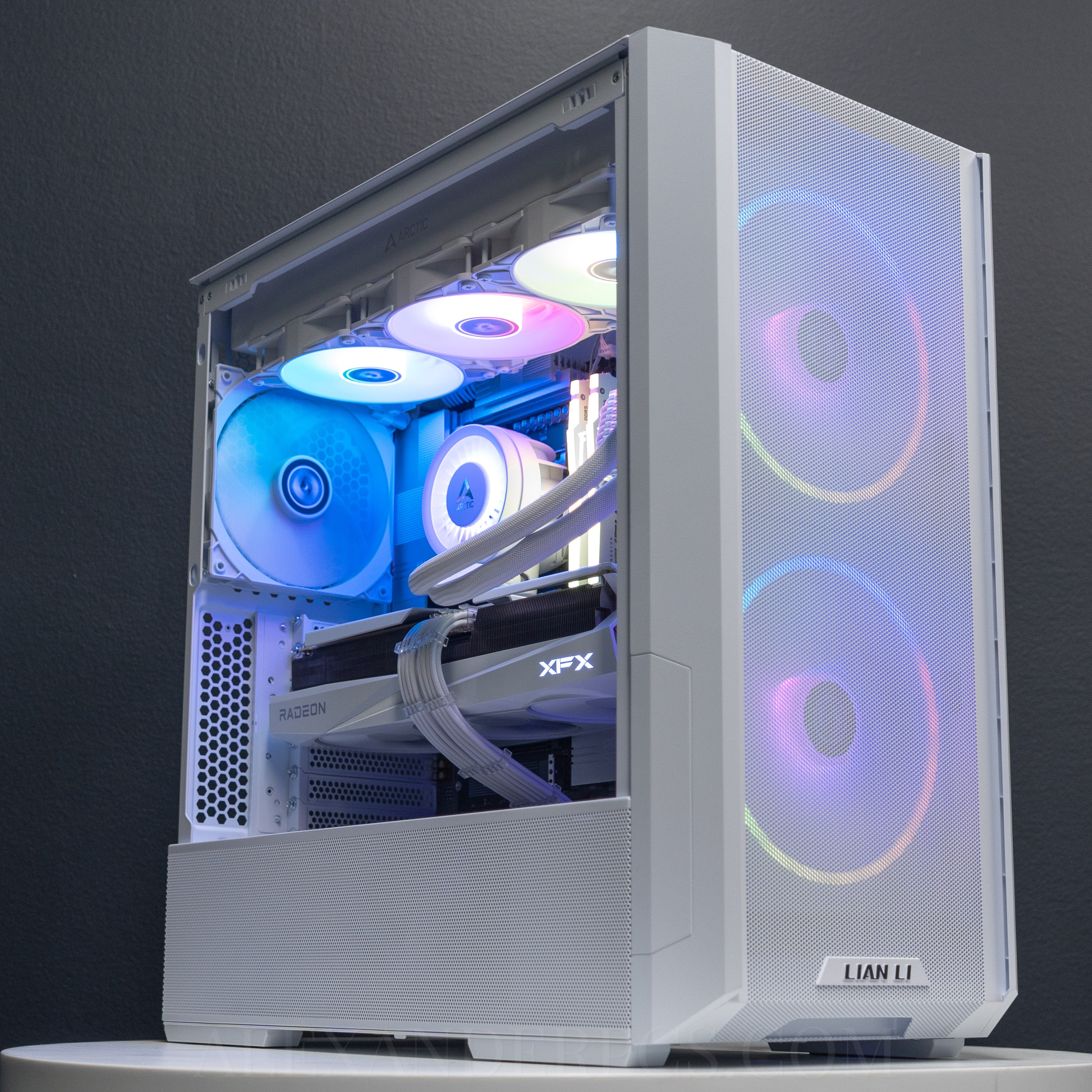 Ready-to-ship: AMD Ryzen 7 9800X3D w/Radeon RX 9070 XT